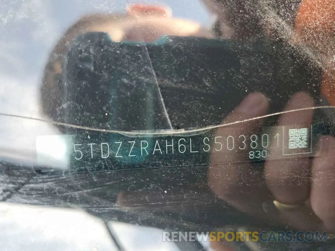 14 Photograph of a damaged car 5TDZZRAH6LS503801 TOYOTA HIGHLANDER 2020