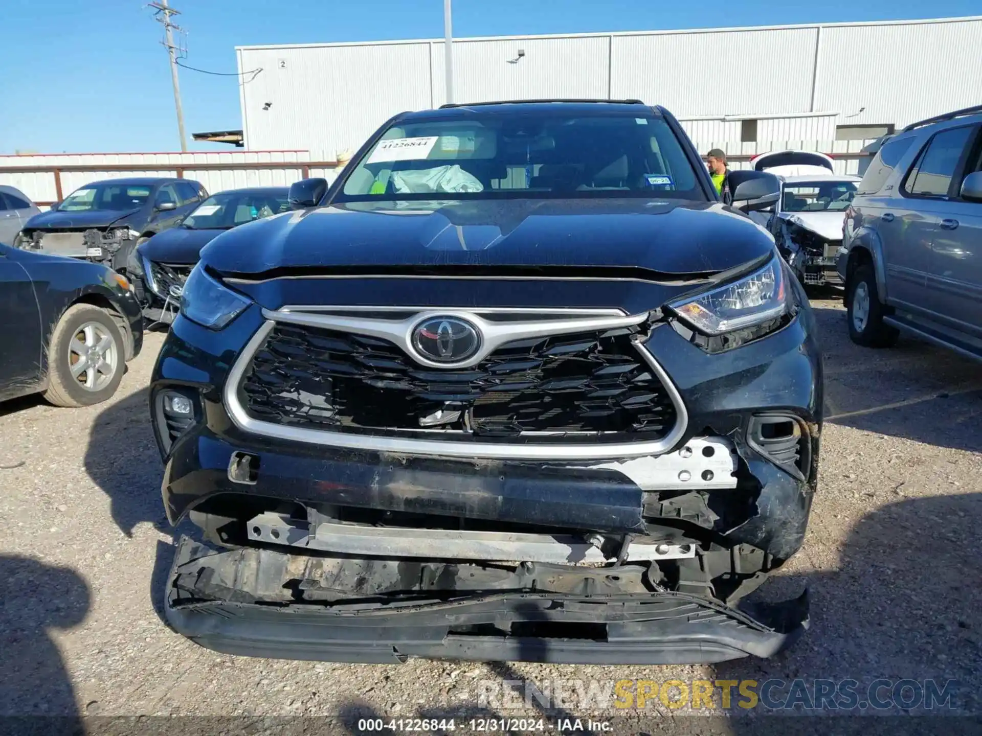 11 Photograph of a damaged car 5TDZZRAH6LS512112 TOYOTA HIGHLANDER 2020