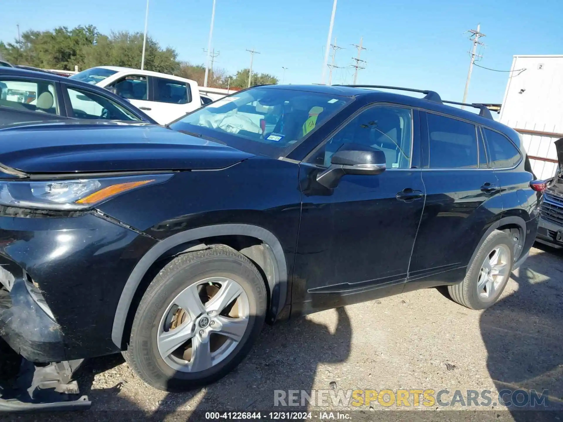 13 Photograph of a damaged car 5TDZZRAH6LS512112 TOYOTA HIGHLANDER 2020