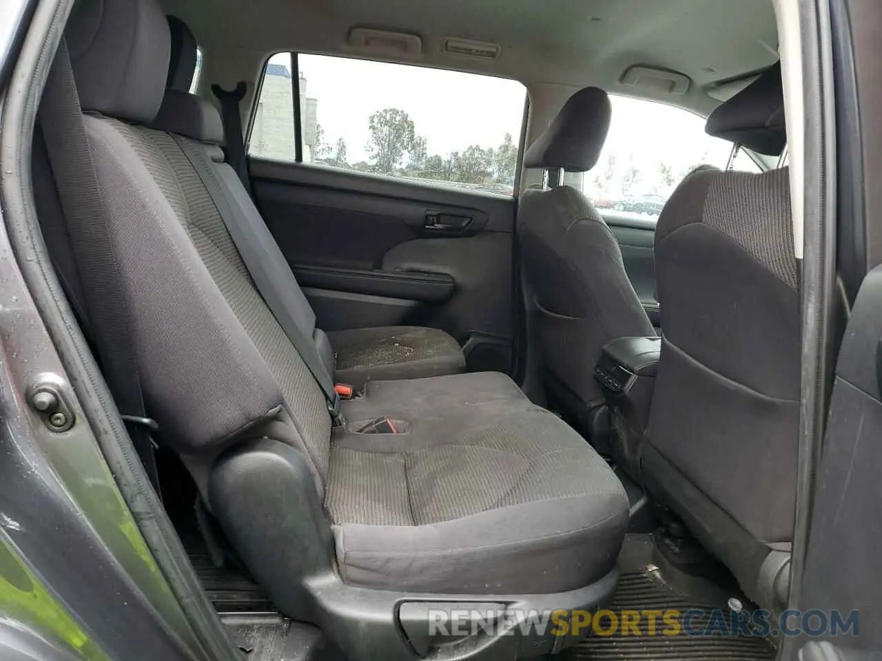 11 Photograph of a damaged car 5TDZZRAH7LS009964 TOYOTA HIGHLANDER 2020