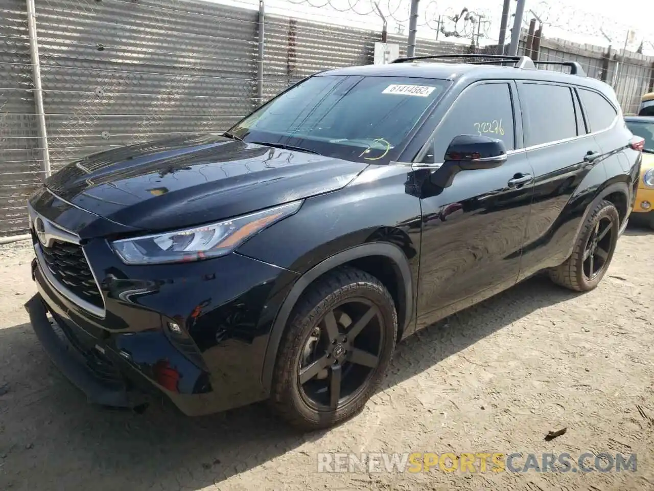 2 Photograph of a damaged car 5TDZZRAH7LS514015 TOYOTA HIGHLANDER 2020