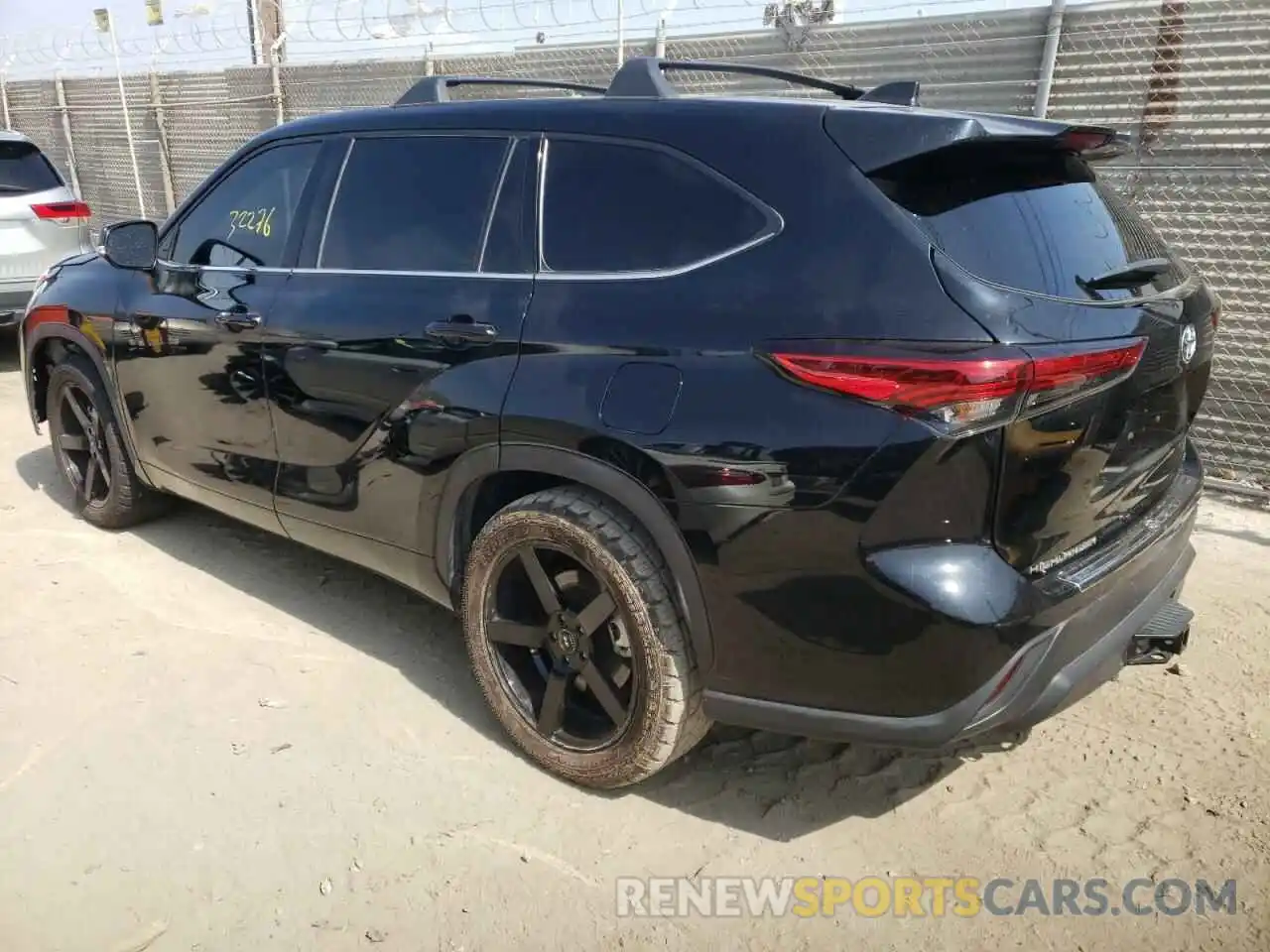 3 Photograph of a damaged car 5TDZZRAH7LS514015 TOYOTA HIGHLANDER 2020