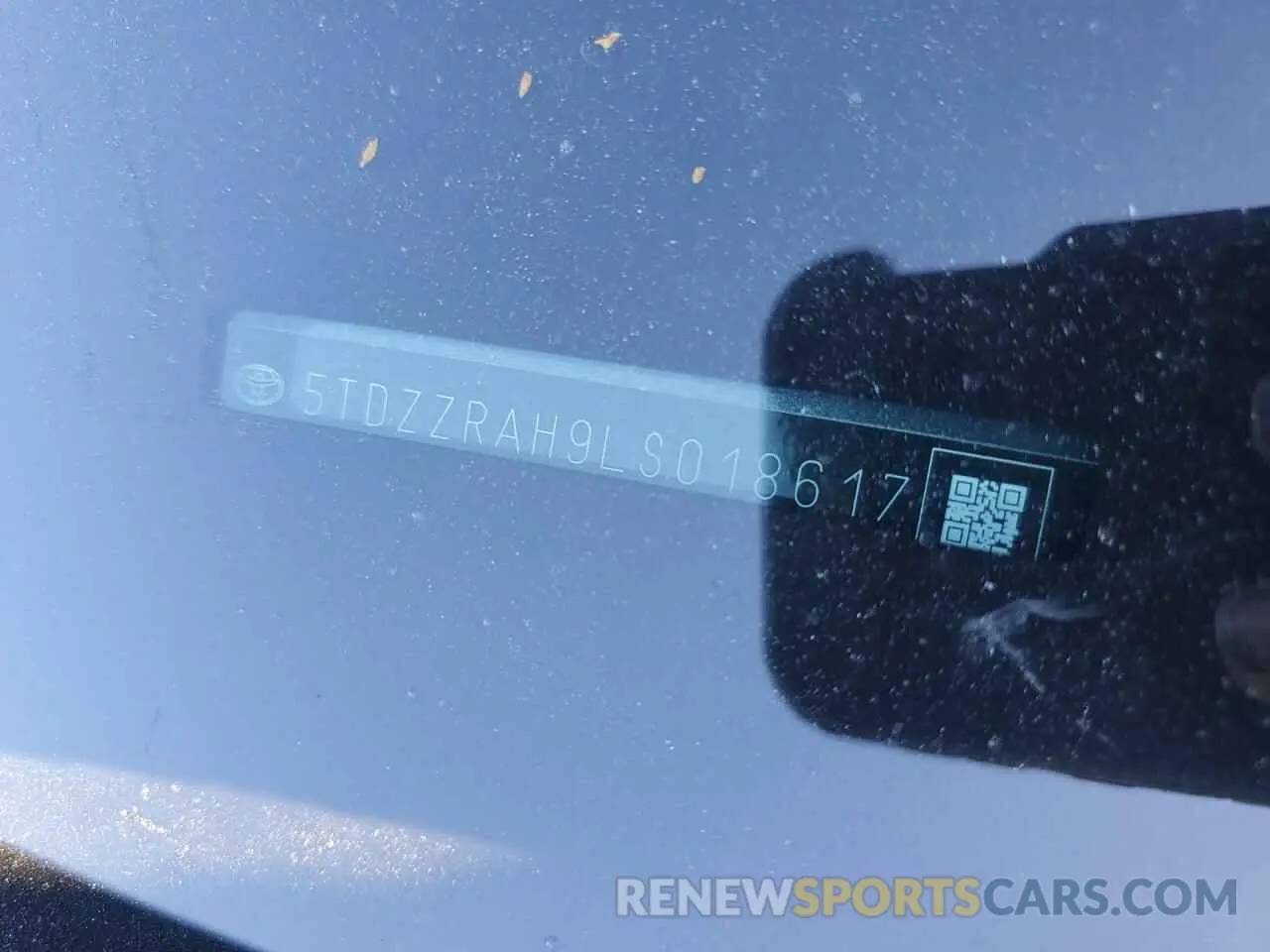 14 Photograph of a damaged car 5TDZZRAH9LS018617 TOYOTA HIGHLANDER 2020