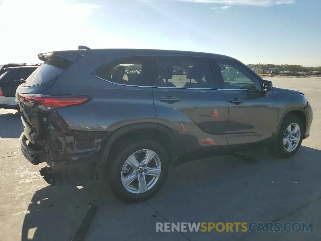 3 Photograph of a damaged car 5TDZZRAH9LS018617 TOYOTA HIGHLANDER 2020