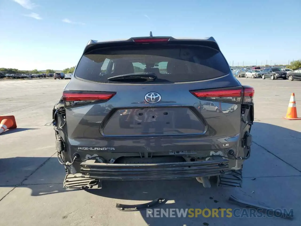 6 Photograph of a damaged car 5TDZZRAH9LS018617 TOYOTA HIGHLANDER 2020
