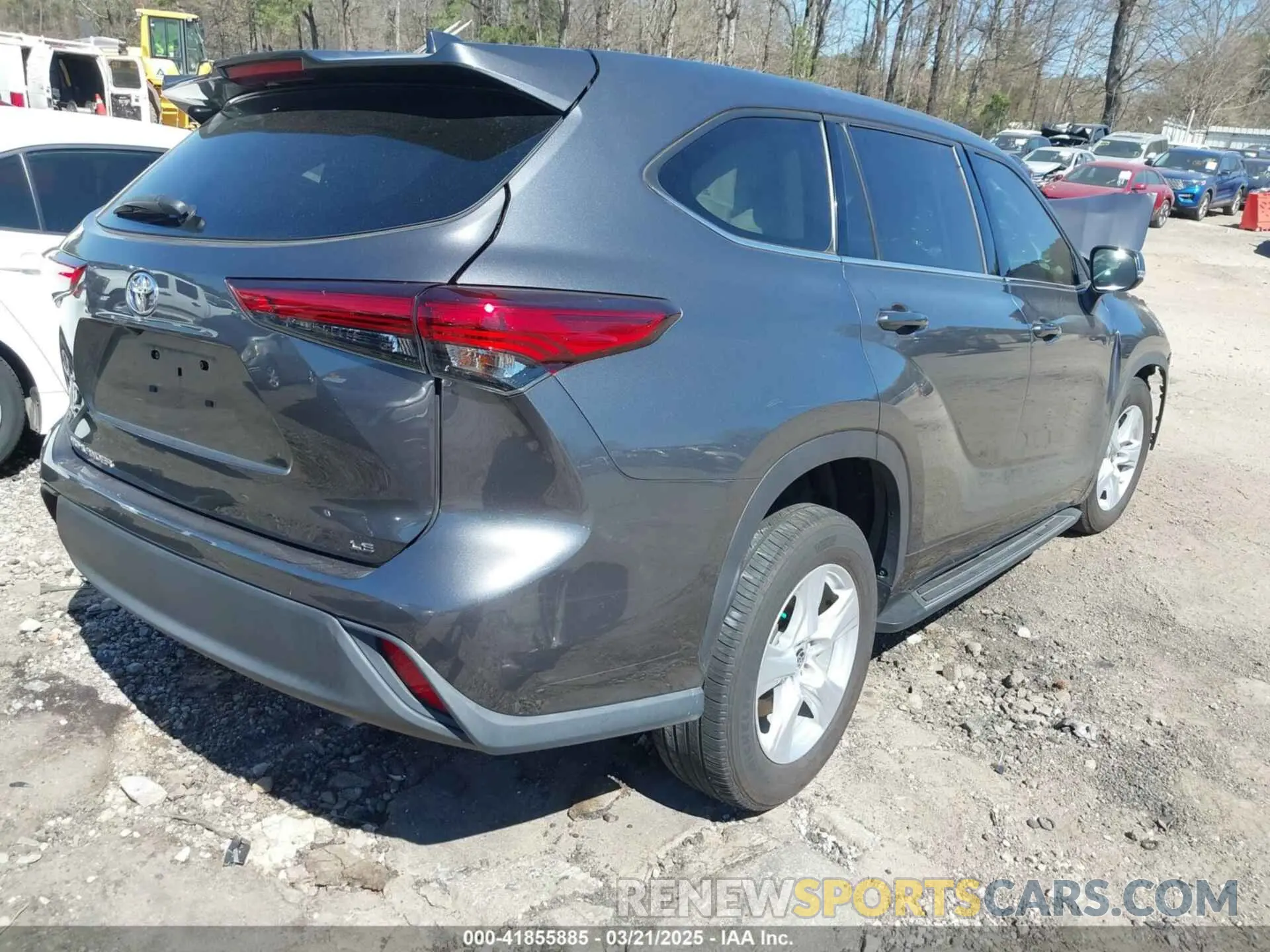 4 Photograph of a damaged car 5TDZZRAH9LS506899 TOYOTA HIGHLANDER 2020