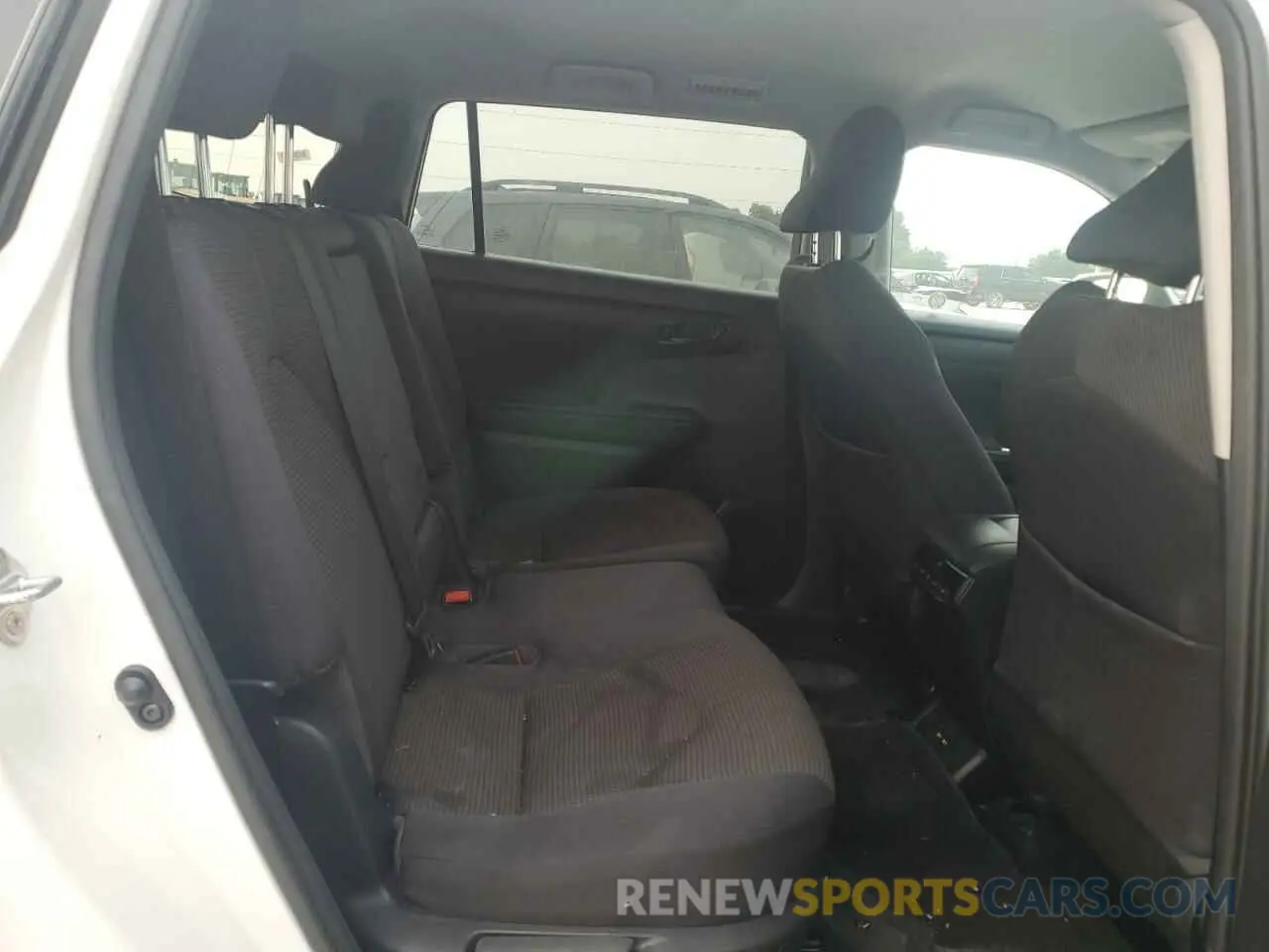 11 Photograph of a damaged car 5TDZZRAHXLS027648 TOYOTA HIGHLANDER 2020