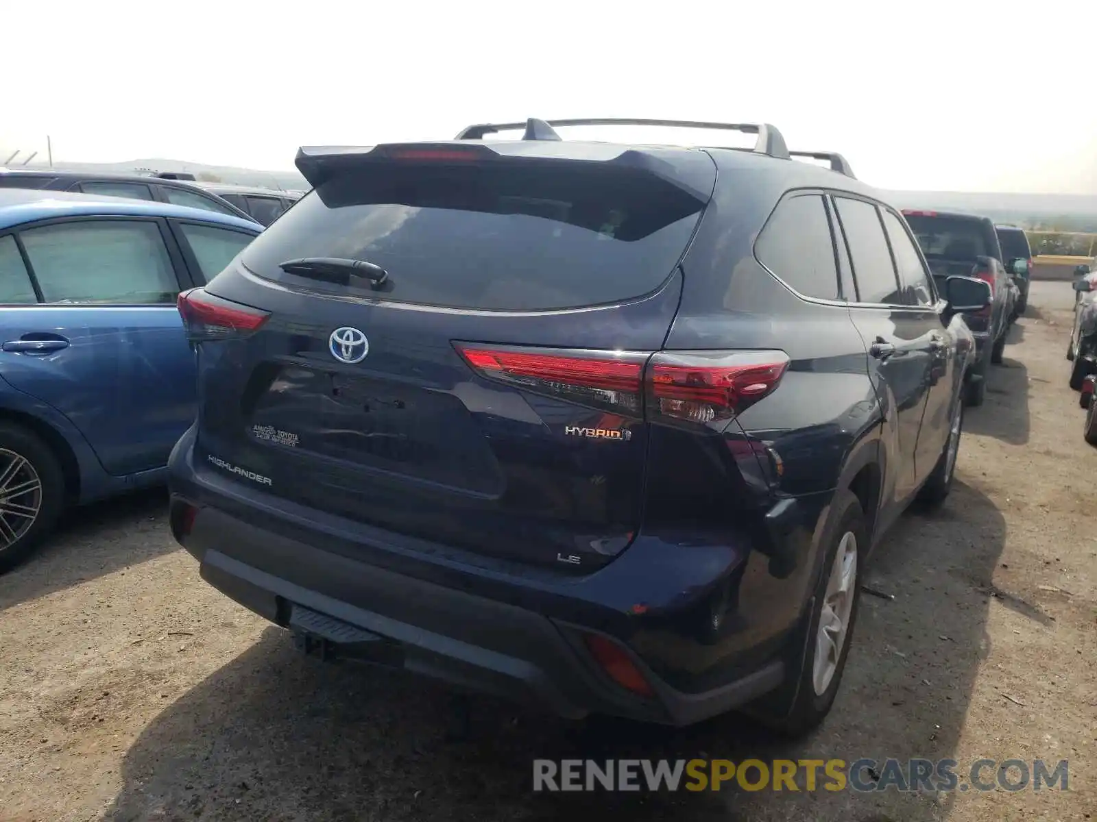 4 Photograph of a damaged car 5TDBBRCH0MS521814 TOYOTA HIGHLANDER 2021