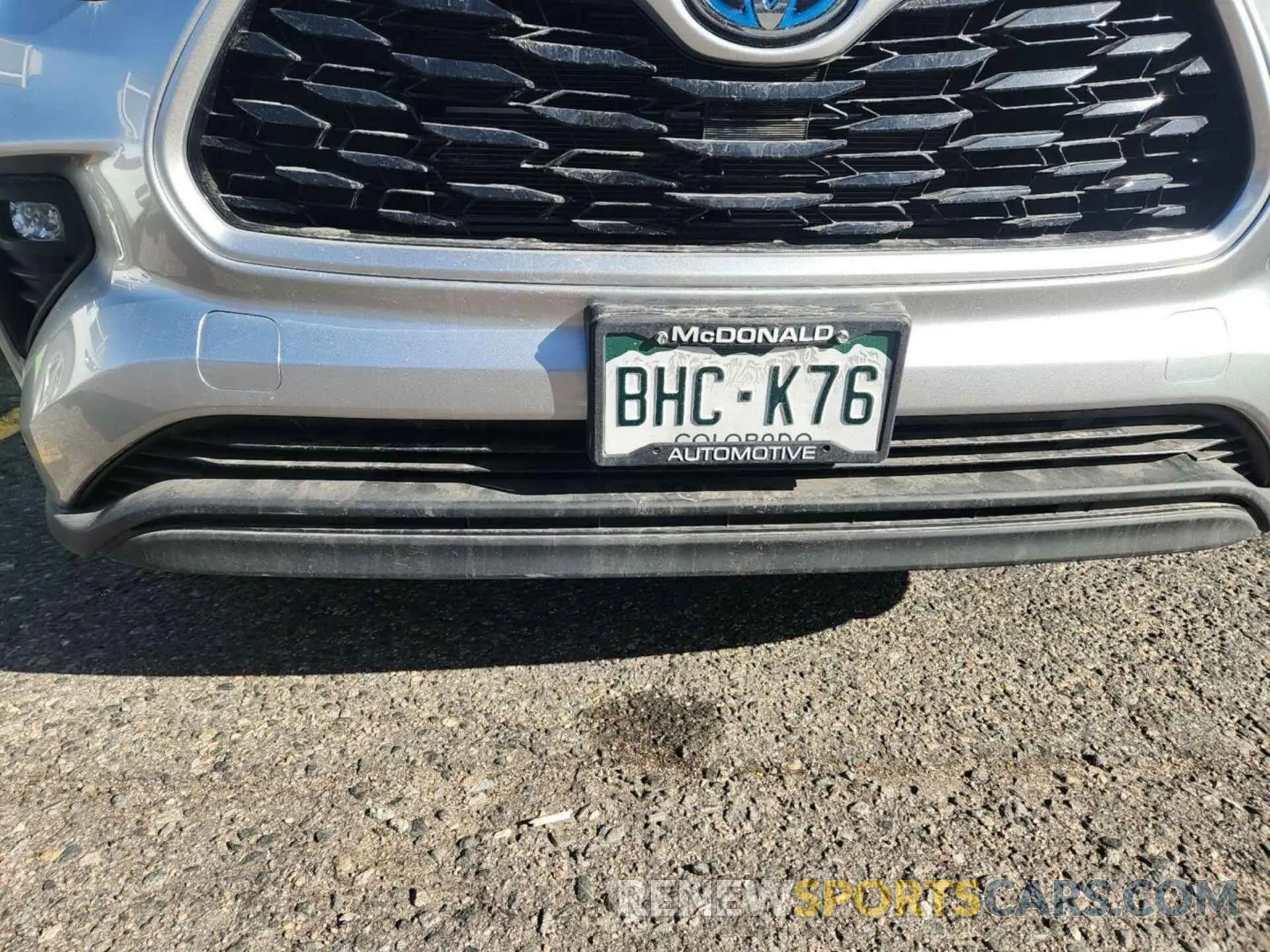 12 Photograph of a damaged car 5TDBBRCH0MS528021 TOYOTA HIGHLANDER 2021