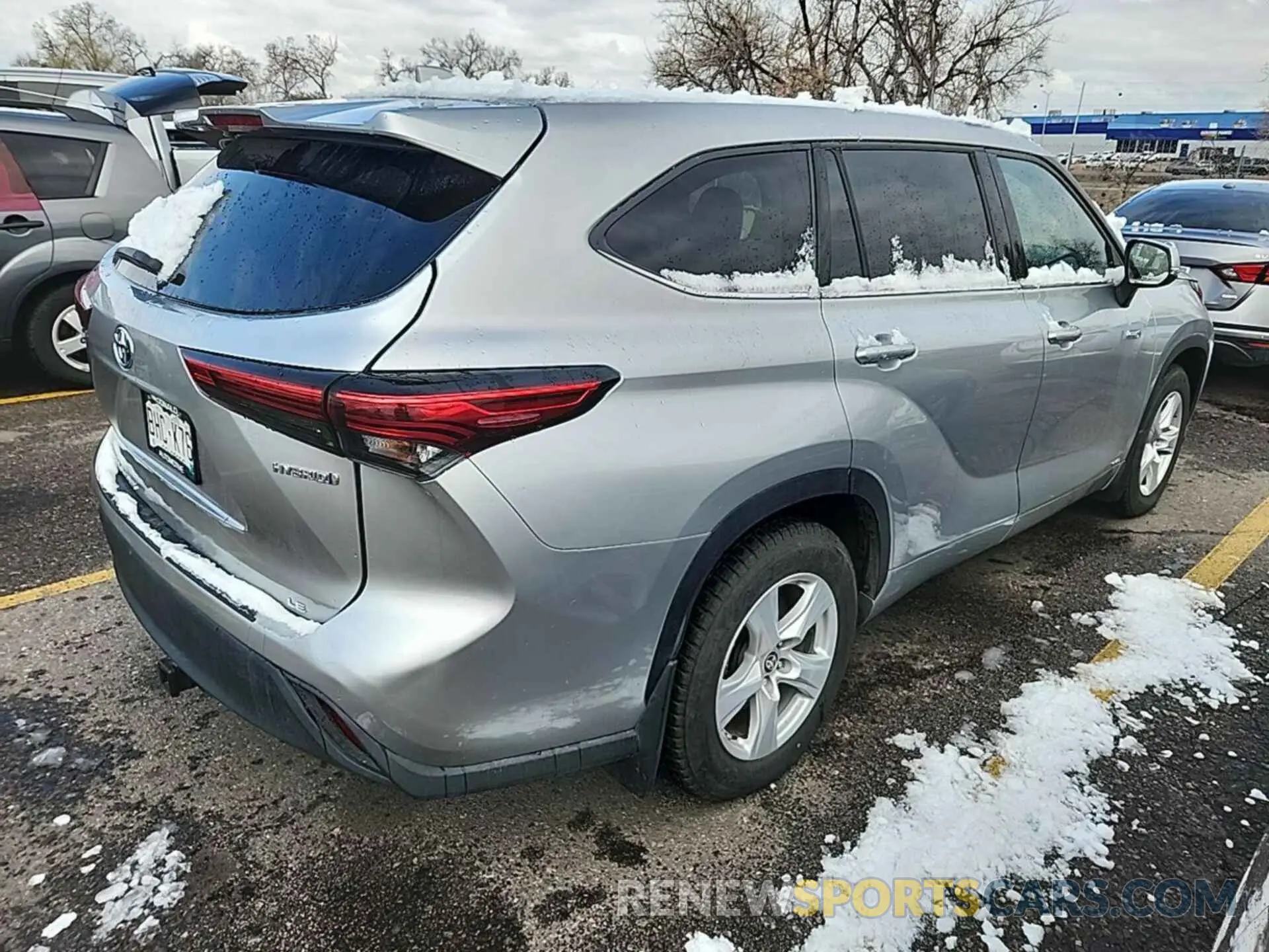 14 Photograph of a damaged car 5TDBBRCH0MS528021 TOYOTA HIGHLANDER 2021