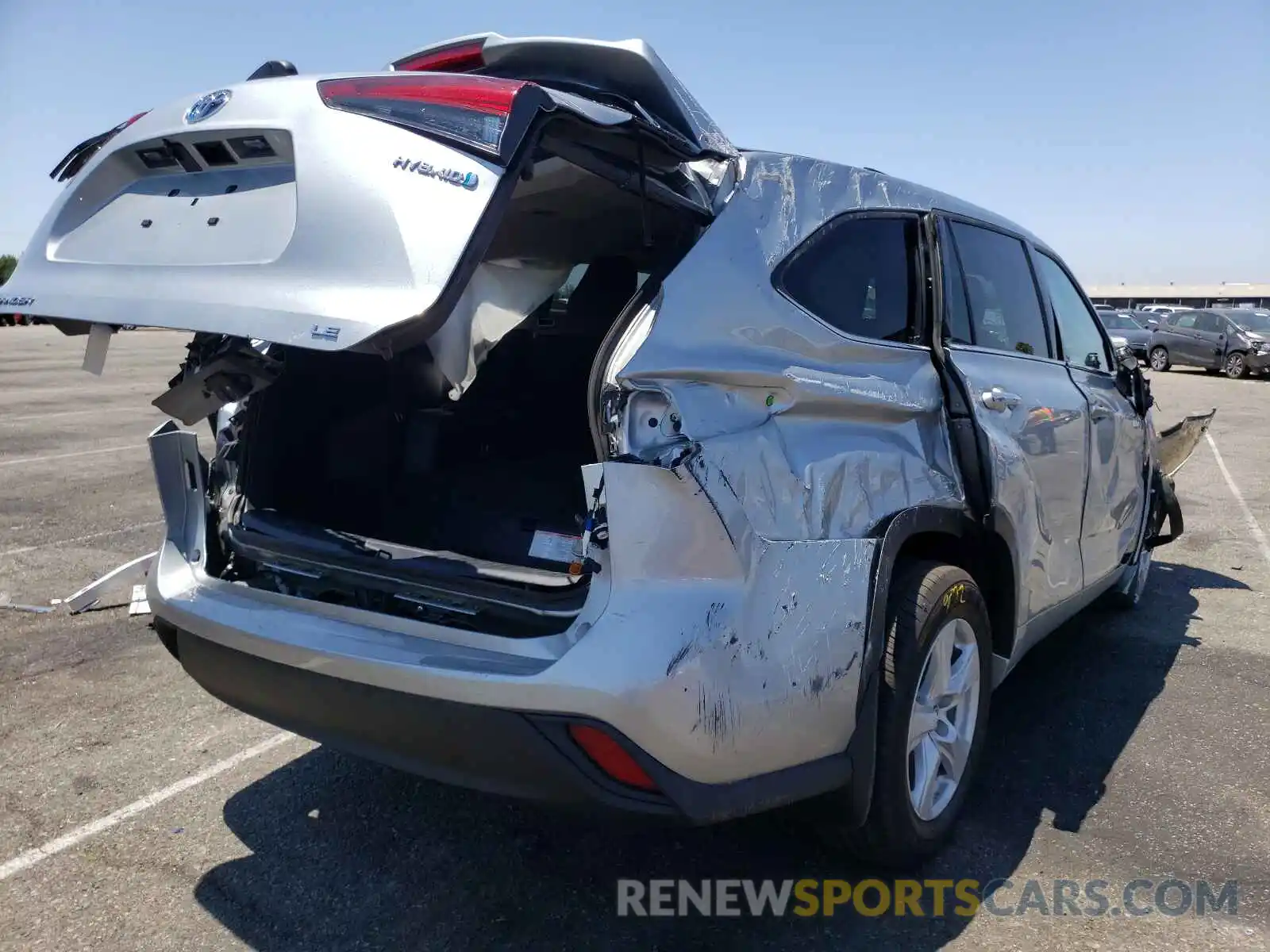 4 Photograph of a damaged car 5TDBBRCH2MS036932 TOYOTA HIGHLANDER 2021