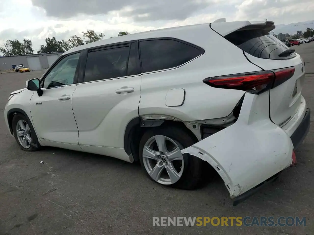 2 Photograph of a damaged car 5TDBBRCH2MS520387 TOYOTA HIGHLANDER 2021