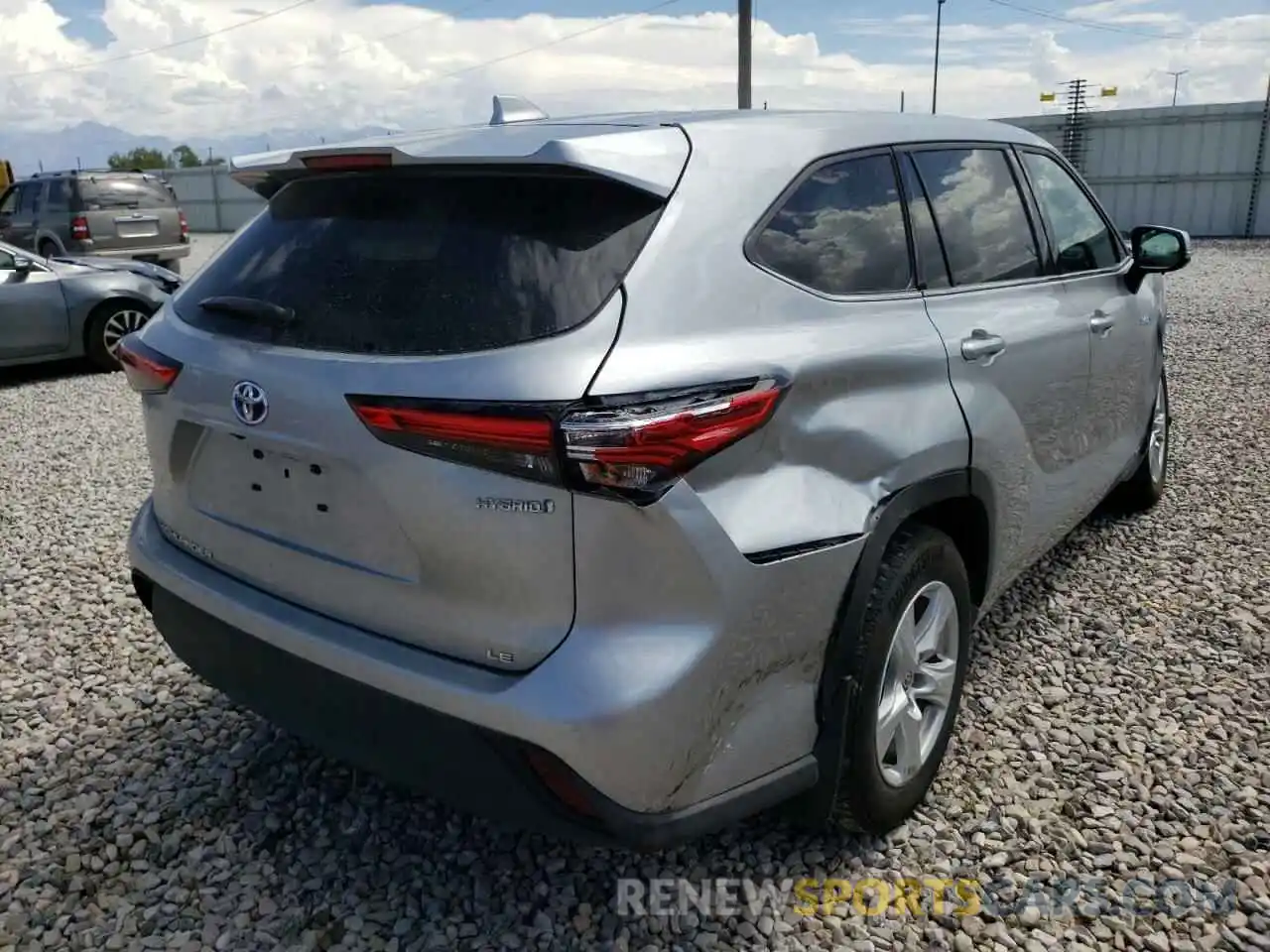 4 Photograph of a damaged car 5TDBBRCH5MS024371 TOYOTA HIGHLANDER 2021