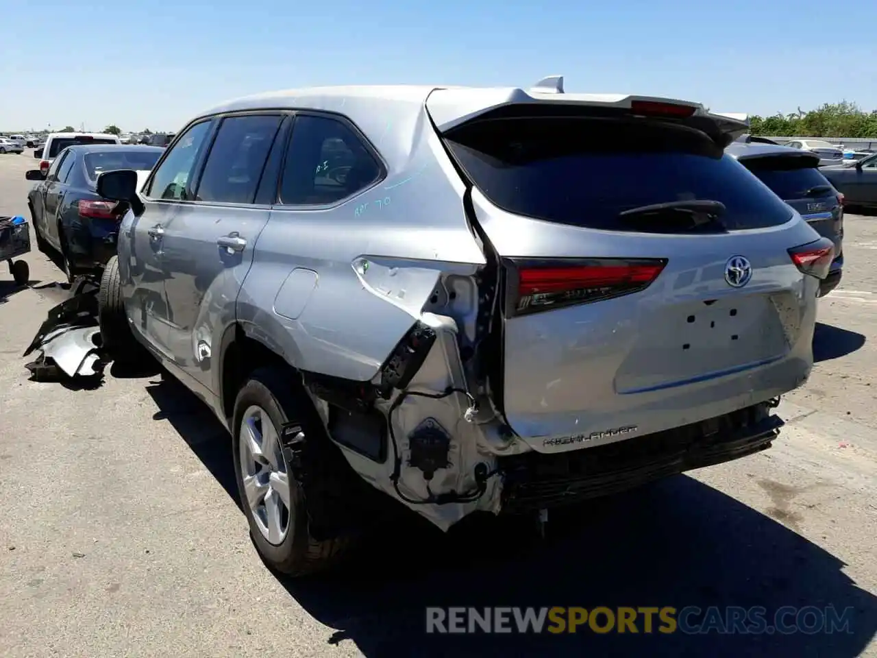 3 Photograph of a damaged car 5TDBBRCH8MS023473 TOYOTA HIGHLANDER 2021