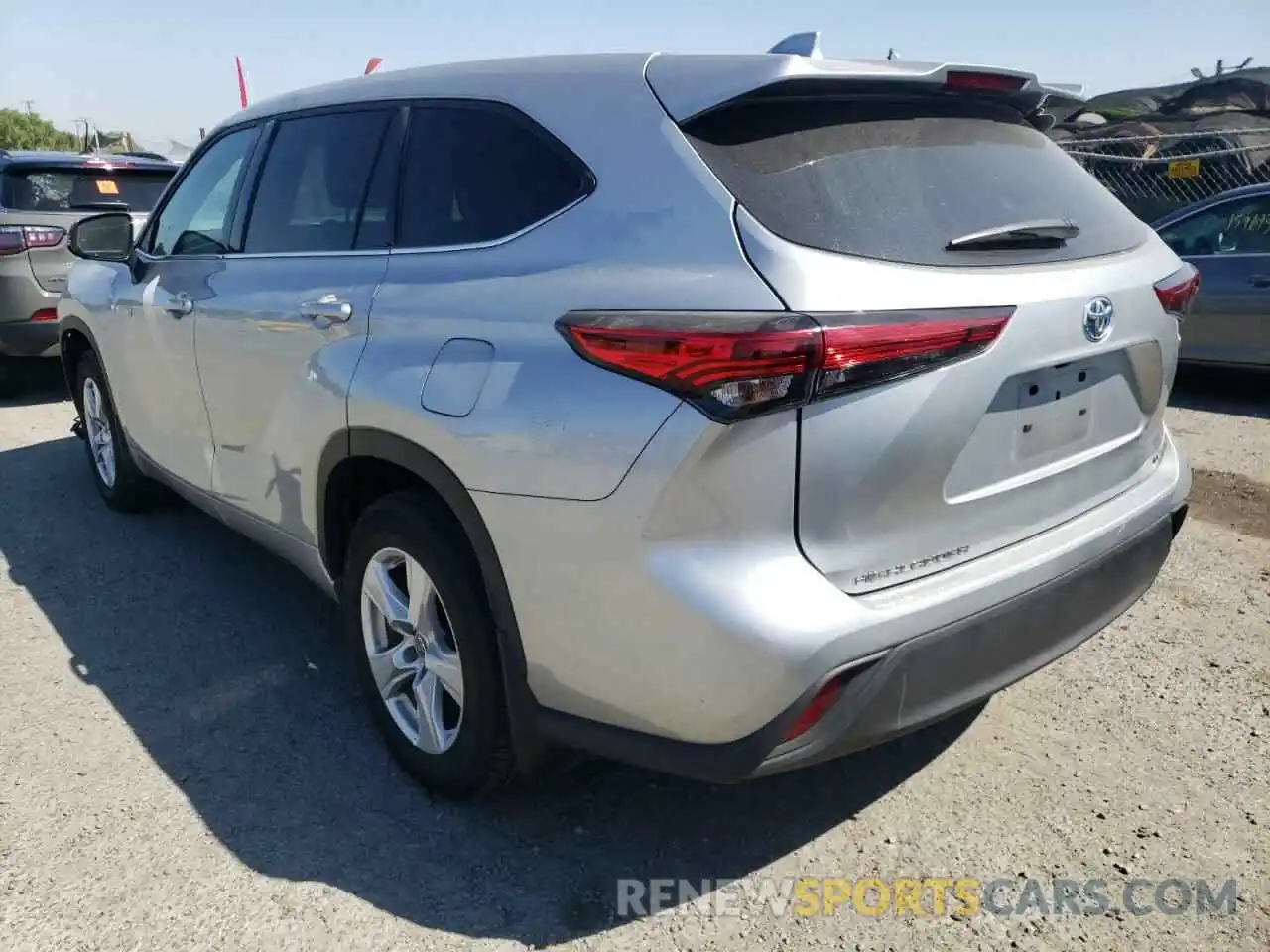 3 Photograph of a damaged car 5TDBBRCH8MS063181 TOYOTA HIGHLANDER 2021