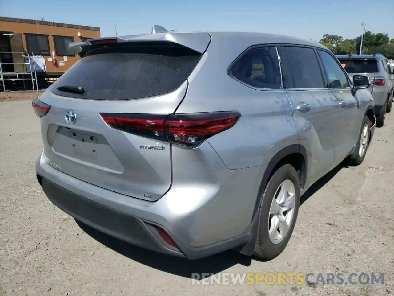 4 Photograph of a damaged car 5TDBBRCH8MS063181 TOYOTA HIGHLANDER 2021