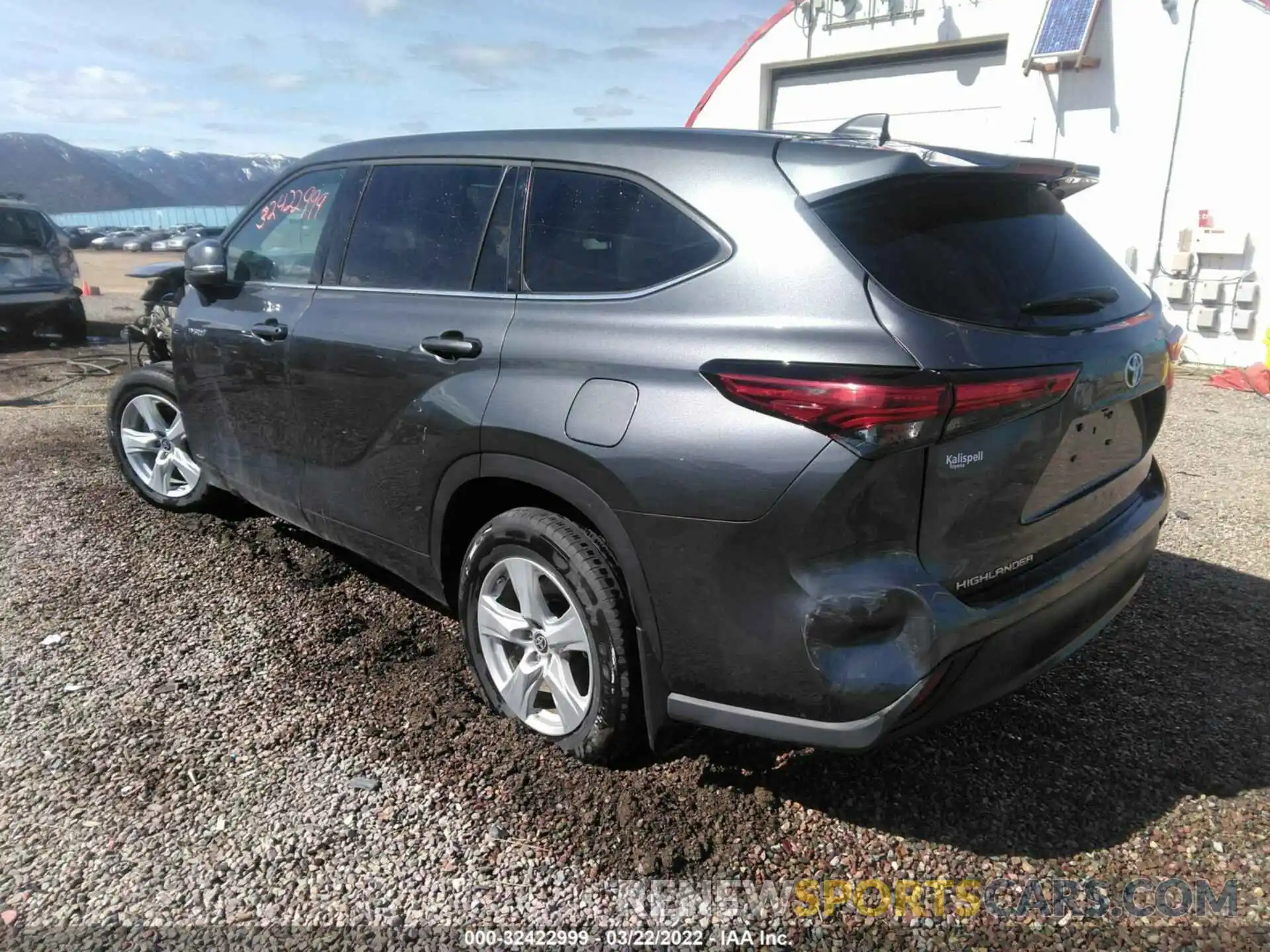 3 Photograph of a damaged car 5TDBBRCH8MS517669 TOYOTA HIGHLANDER 2021