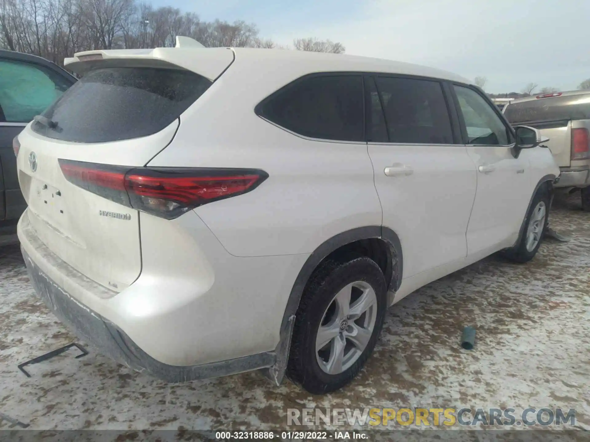 4 Photograph of a damaged car 5TDBBRCH9MS026219 TOYOTA HIGHLANDER 2021