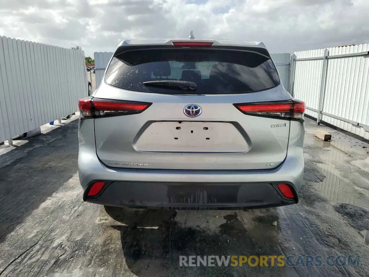 6 Photograph of a damaged car 5TDBBRCHXMS525661 TOYOTA HIGHLANDER 2021