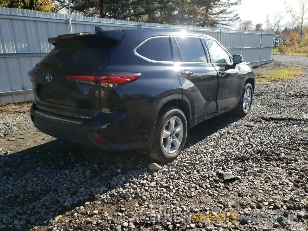 4 Photograph of a damaged car 5TDBZRBH0MS106411 TOYOTA HIGHLANDER 2021