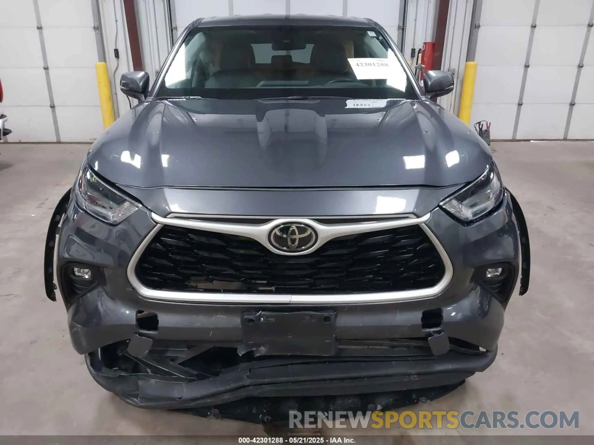 12 Photograph of a damaged car 5TDBZRBH0MS524399 TOYOTA HIGHLANDER 2021