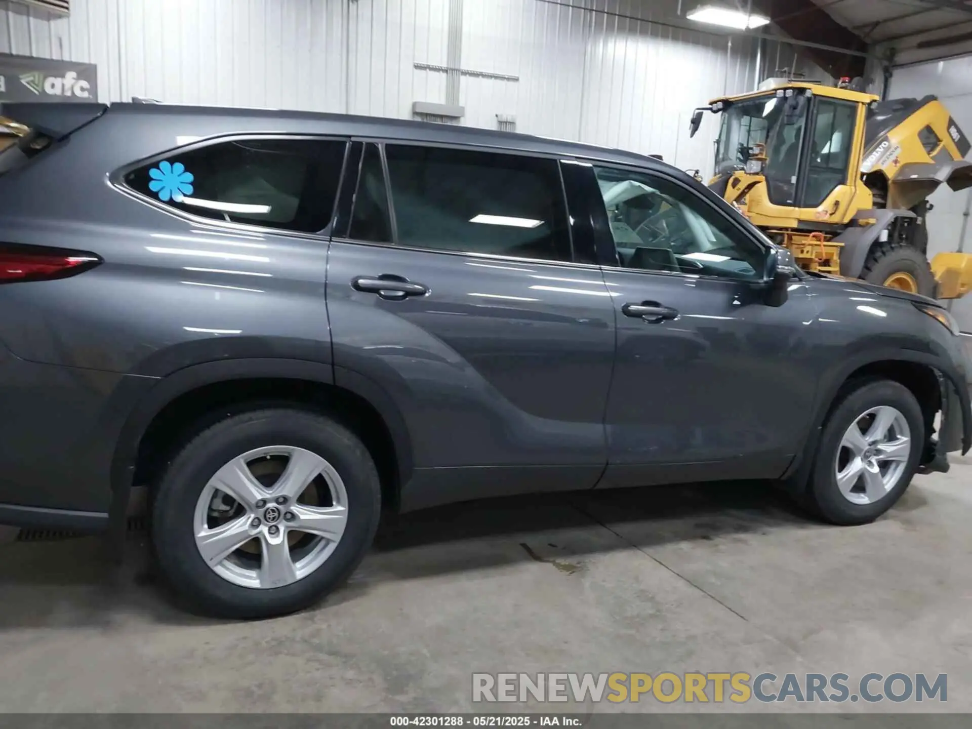 13 Photograph of a damaged car 5TDBZRBH0MS524399 TOYOTA HIGHLANDER 2021