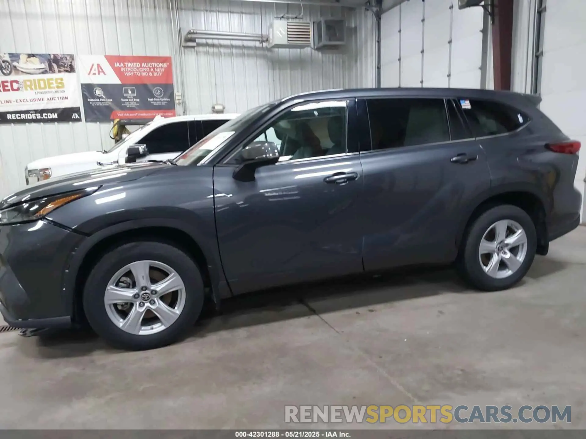 14 Photograph of a damaged car 5TDBZRBH0MS524399 TOYOTA HIGHLANDER 2021