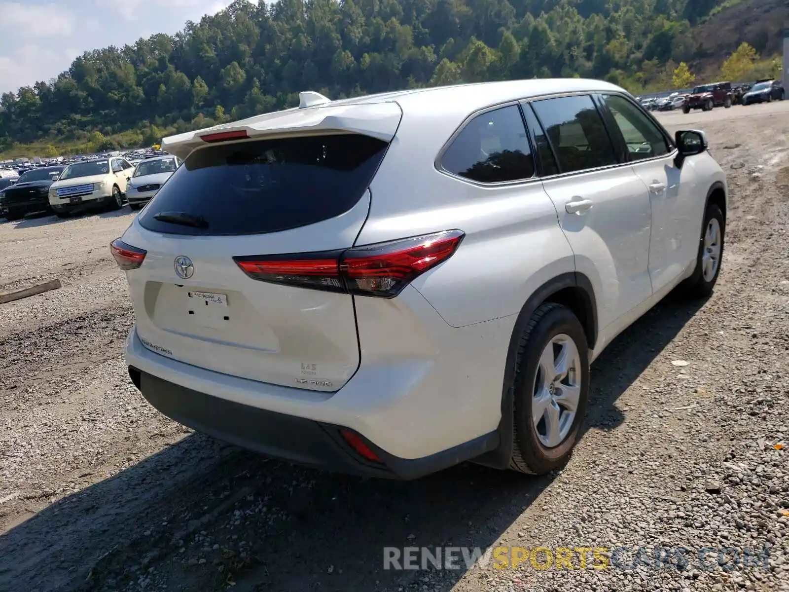 4 Photograph of a damaged car 5TDBZRBH0MS550632 TOYOTA HIGHLANDER 2021