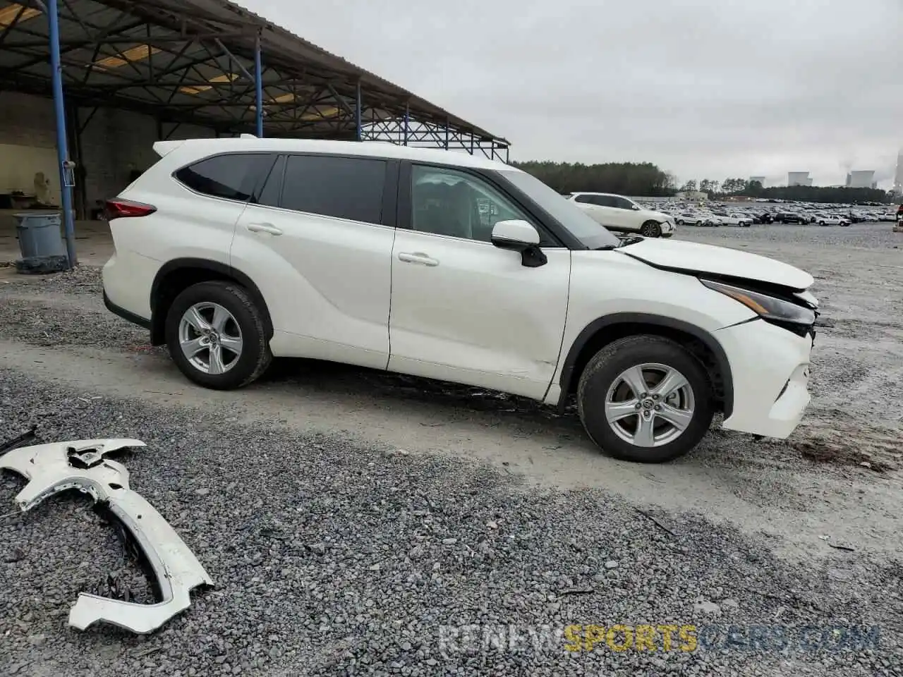 4 Photograph of a damaged car 5TDBZRBH1MS523861 TOYOTA HIGHLANDER 2021