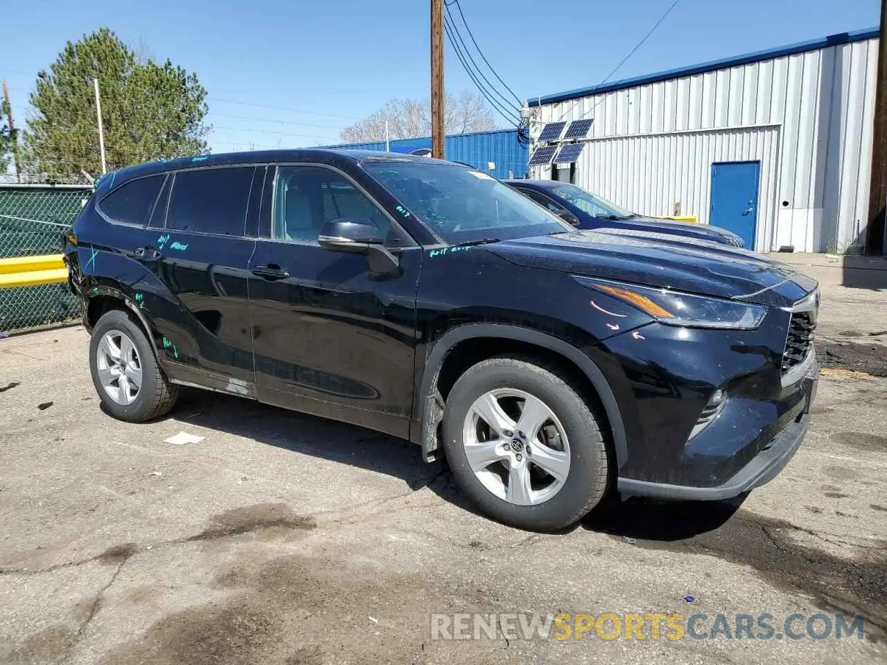 4 Photograph of a damaged car 5TDBZRBH1MS537811 TOYOTA HIGHLANDER 2021