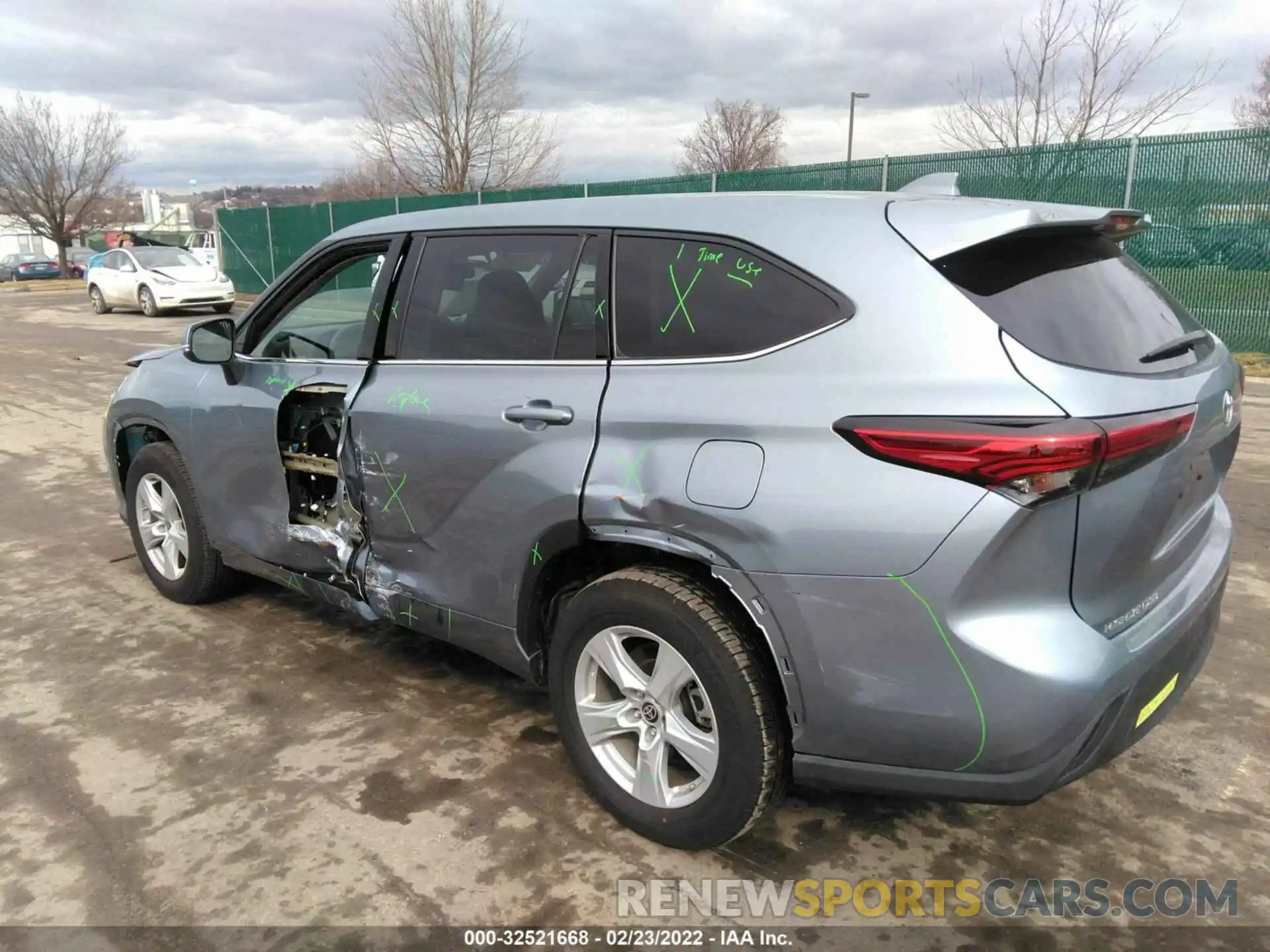 3 Photograph of a damaged car 5TDBZRBH5MS102242 TOYOTA HIGHLANDER 2021