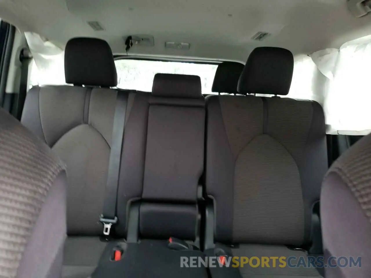 10 Photograph of a damaged car 5TDBZRBH5MS158908 TOYOTA HIGHLANDER 2021