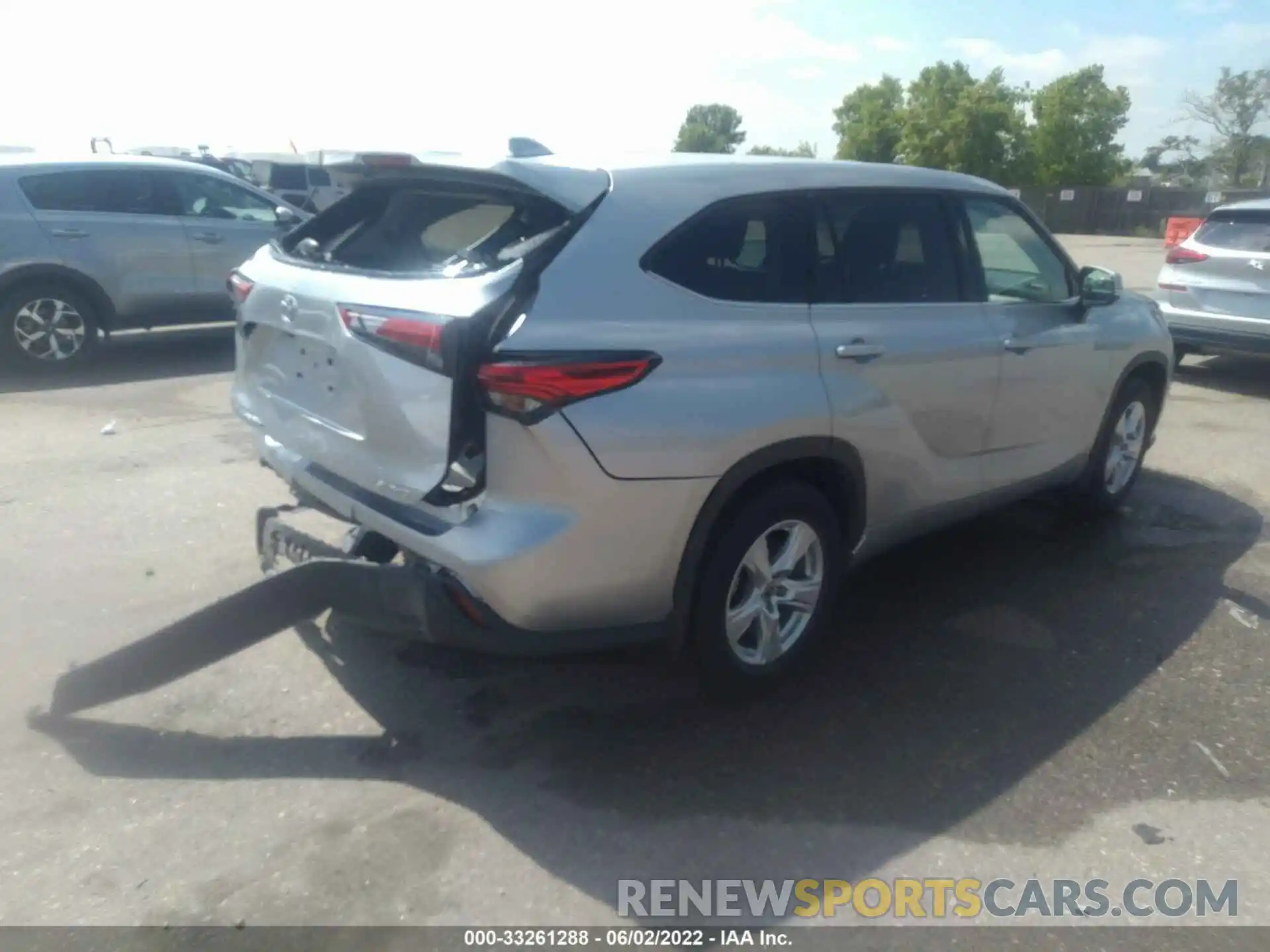 4 Photograph of a damaged car 5TDBZRBH6MS120345 TOYOTA HIGHLANDER 2021