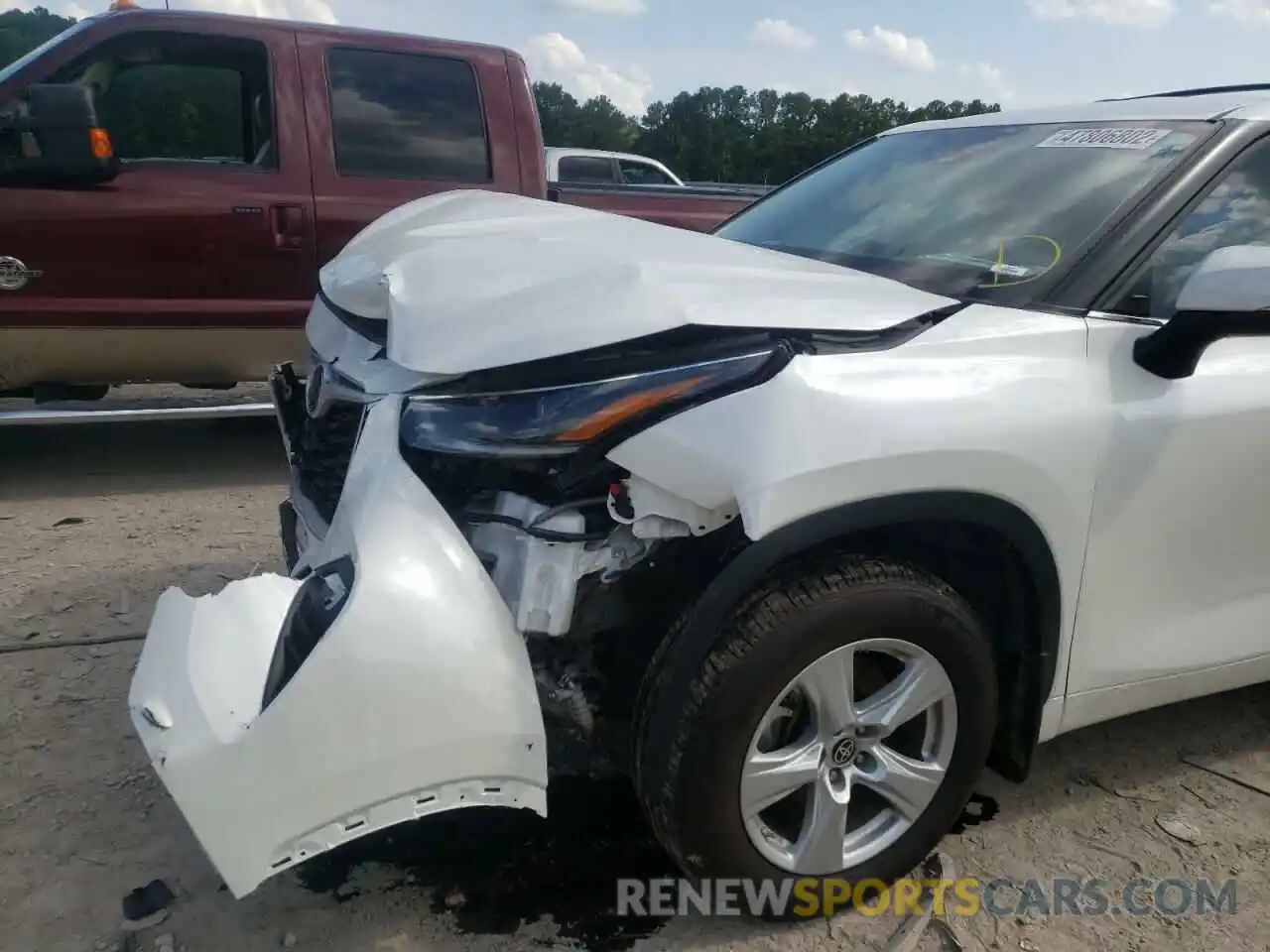 9 Photograph of a damaged car 5TDBZRBH6MS541109 TOYOTA HIGHLANDER 2021