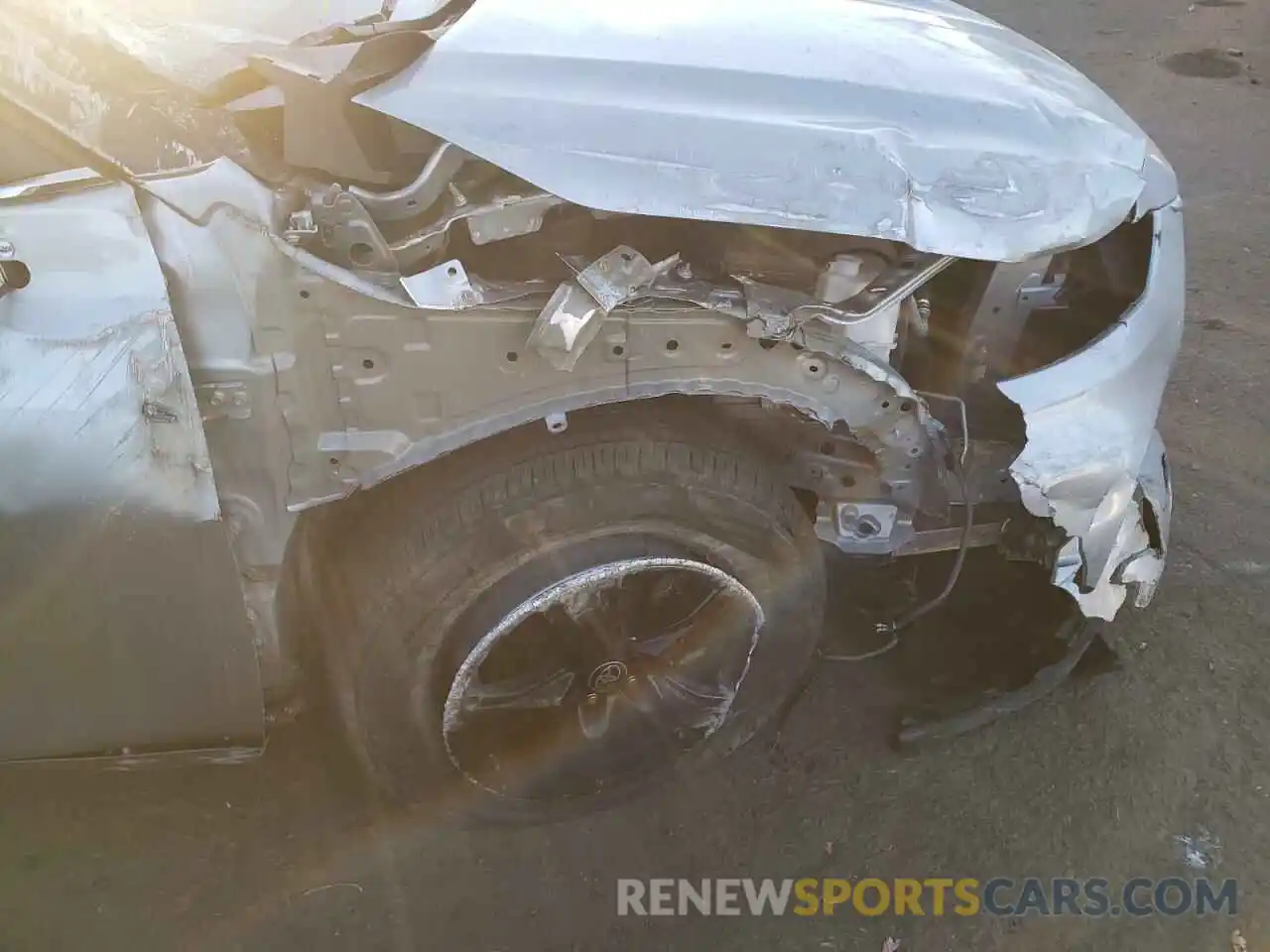 9 Photograph of a damaged car 5TDBZRBH6MS549825 TOYOTA HIGHLANDER 2021