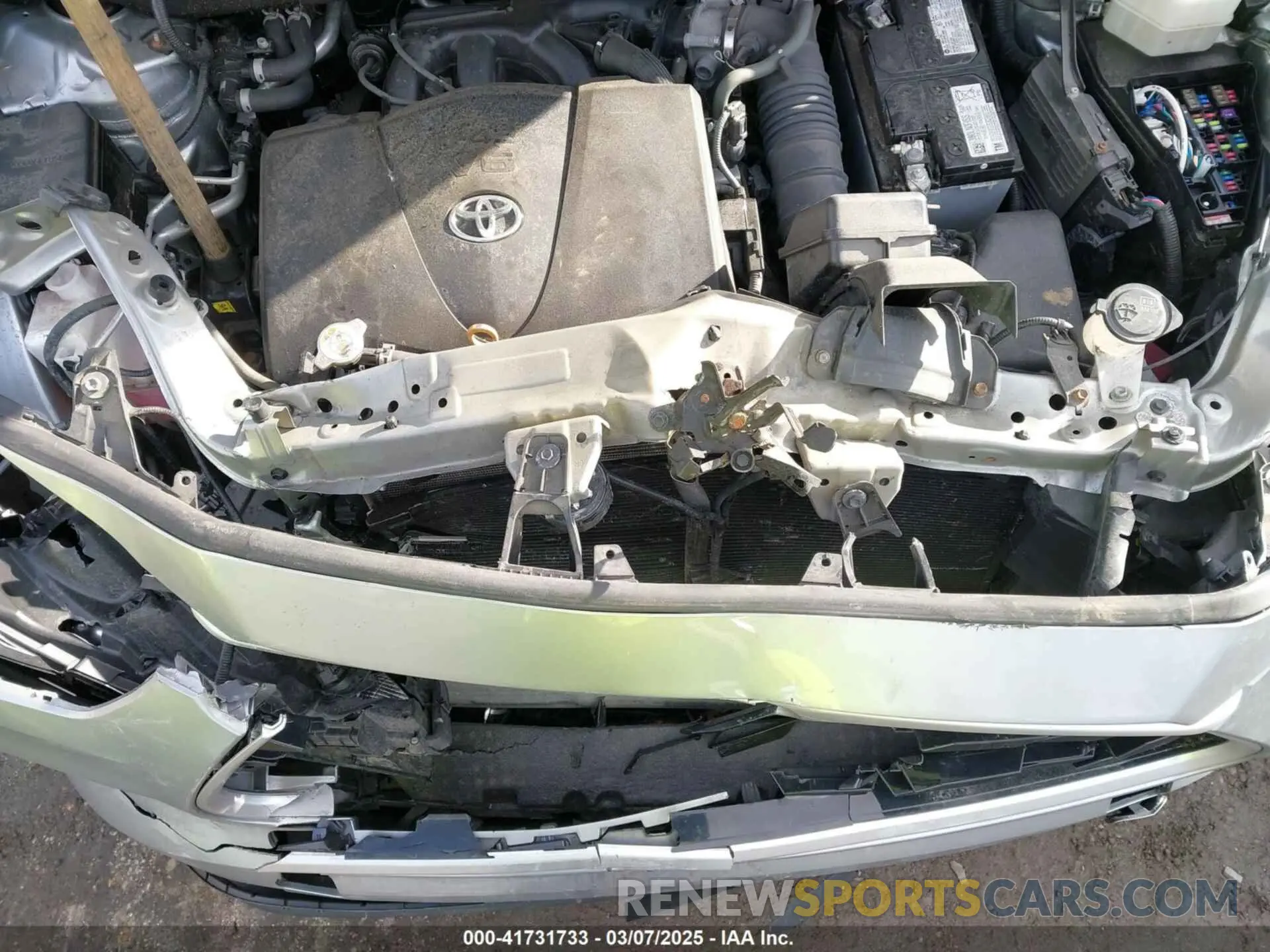 17 Photograph of a damaged car 5TDBZRBH7MS073469 TOYOTA HIGHLANDER 2021