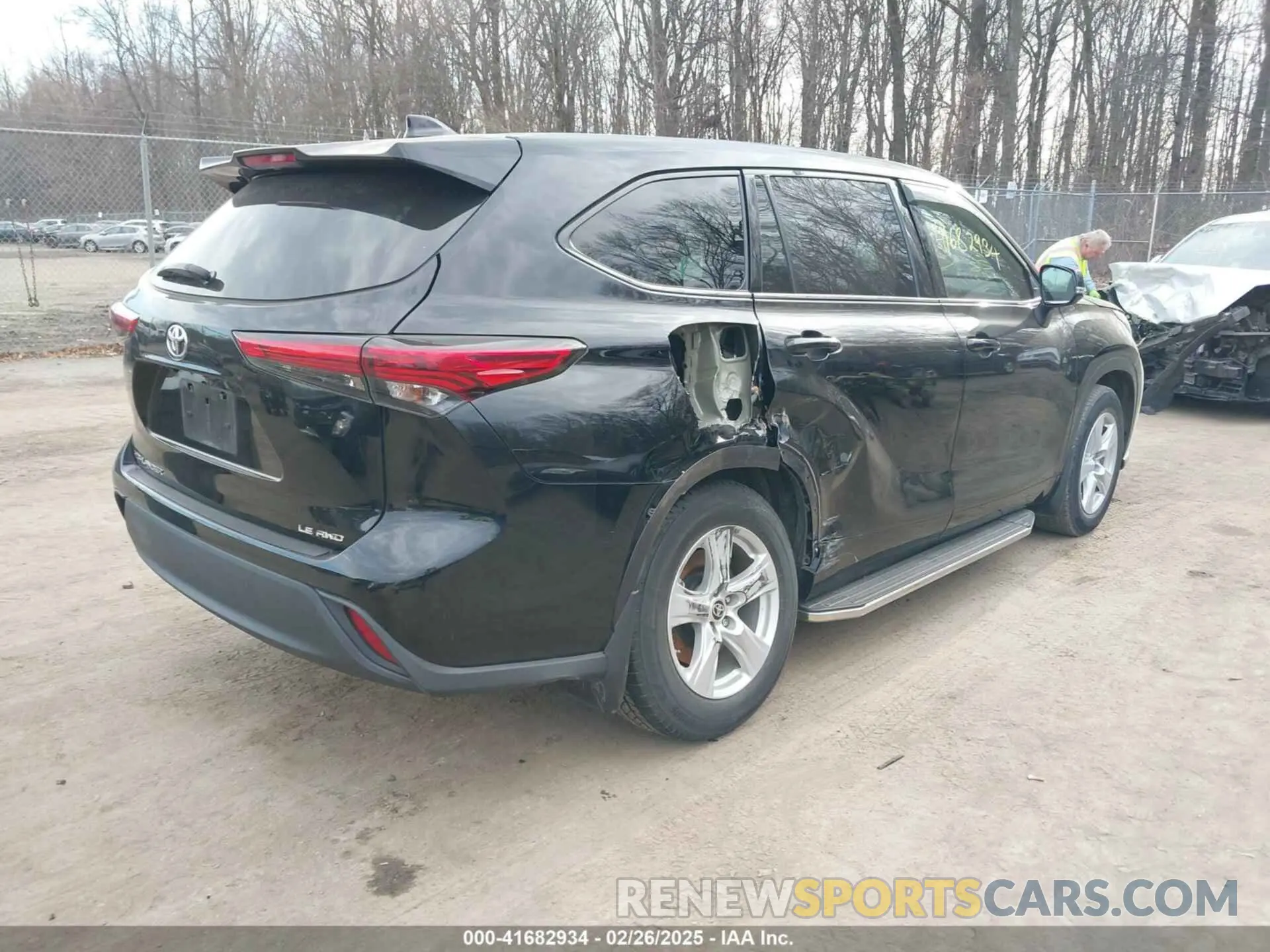4 Photograph of a damaged car 5TDBZRBH7MS134660 TOYOTA HIGHLANDER 2021