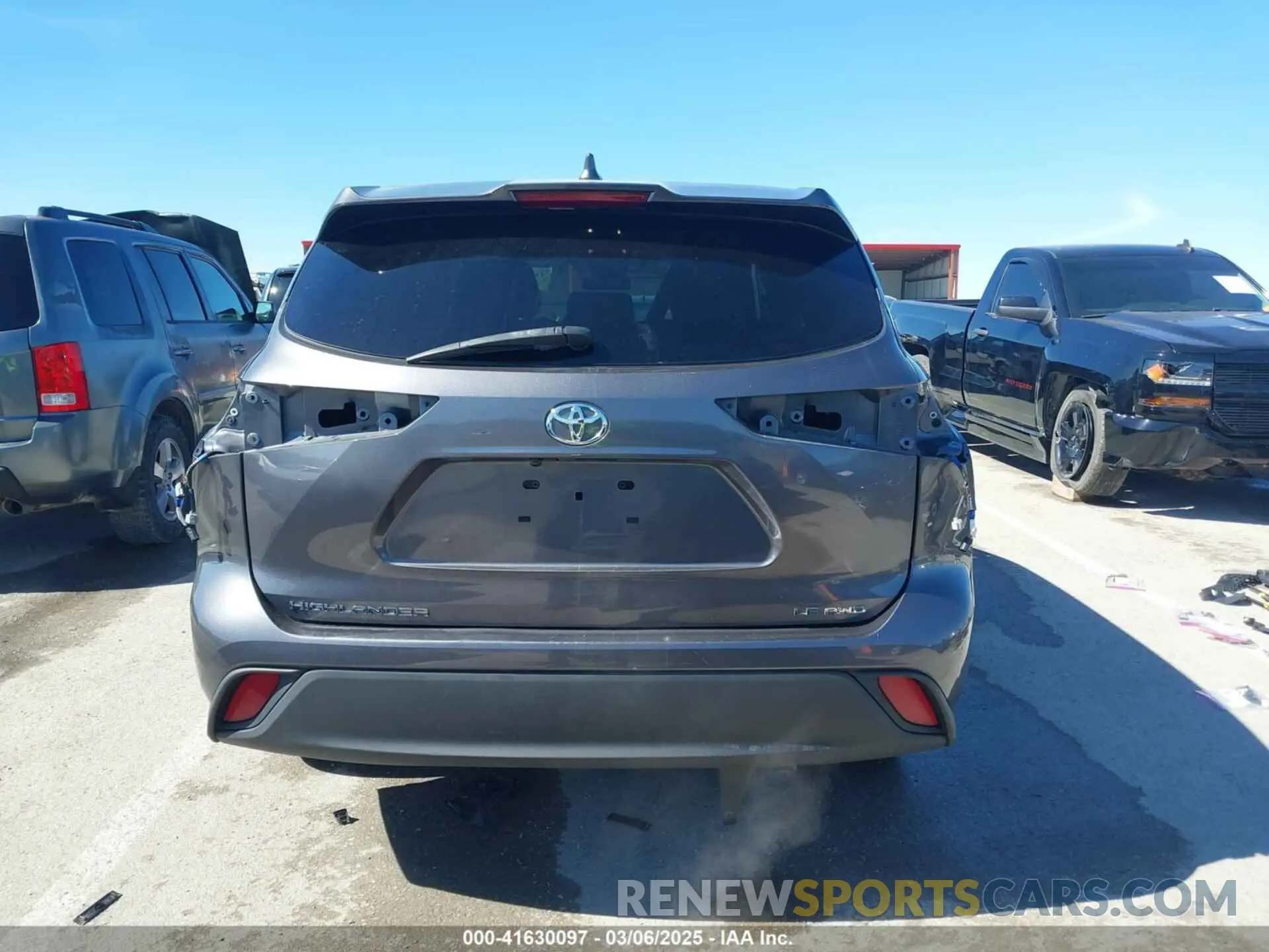 17 Photograph of a damaged car 5TDBZRBH7MS544245 TOYOTA HIGHLANDER 2021