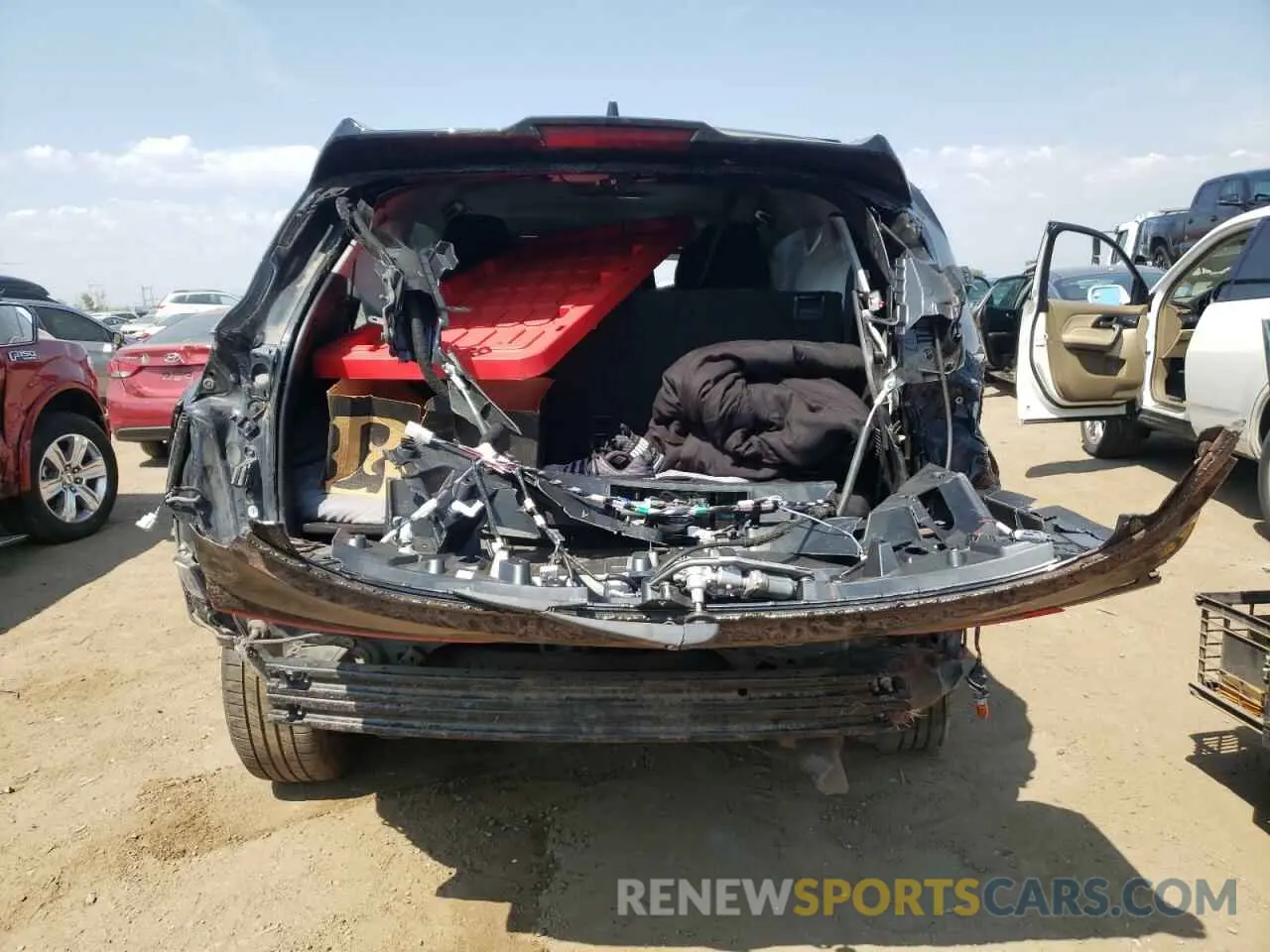 6 Photograph of a damaged car 5TDBZRBH9MS117391 TOYOTA HIGHLANDER 2021
