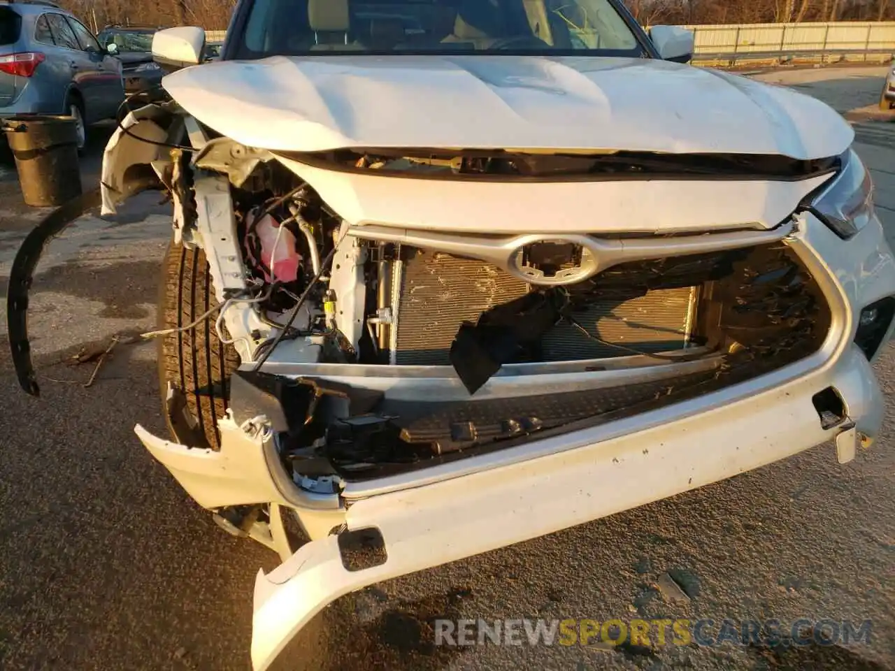 9 Photograph of a damaged car 5TDBZRBH9MS124261 TOYOTA HIGHLANDER 2021