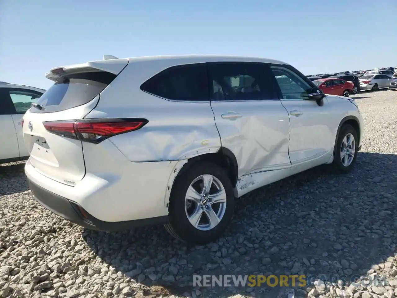 4 Photograph of a damaged car 5TDBZRBHXMS118825 TOYOTA HIGHLANDER 2021