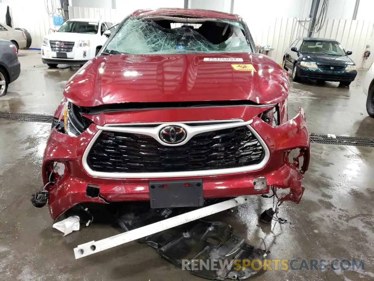 5 Photograph of a damaged car 5TDBZRBHXMS532140 TOYOTA HIGHLANDER 2021