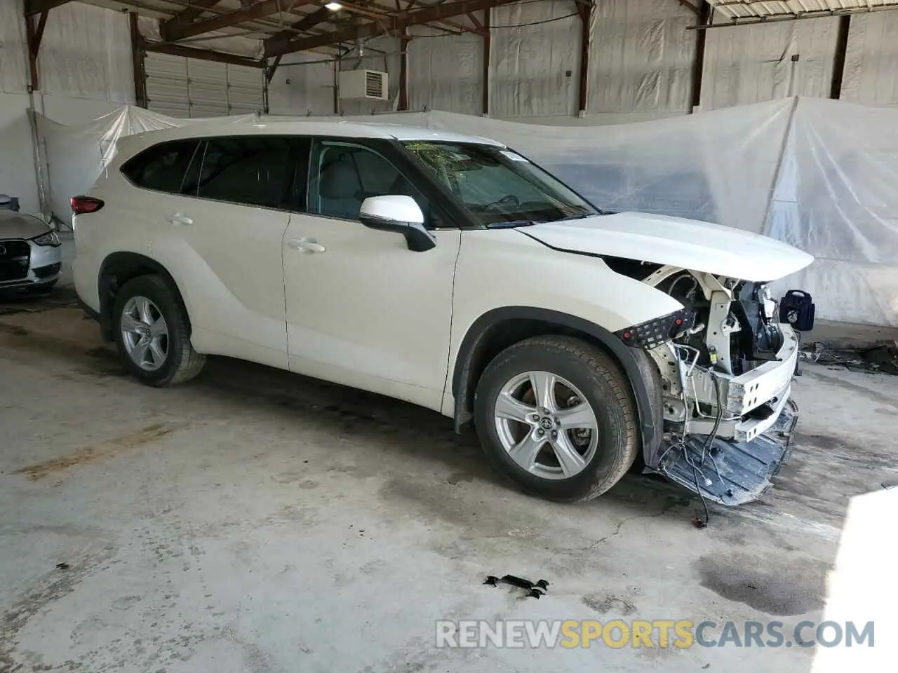 4 Photograph of a damaged car 5TDBZRBHXMS532381 TOYOTA HIGHLANDER 2021