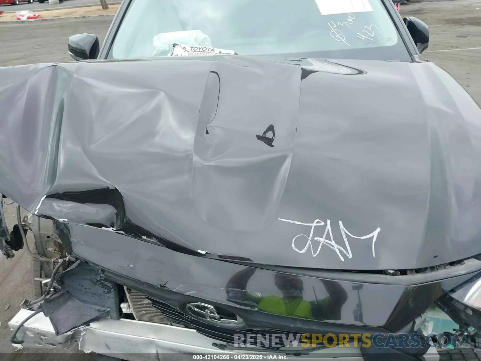 10 Photograph of a damaged car 5TDCZRAH1MS085834 TOYOTA HIGHLANDER 2021