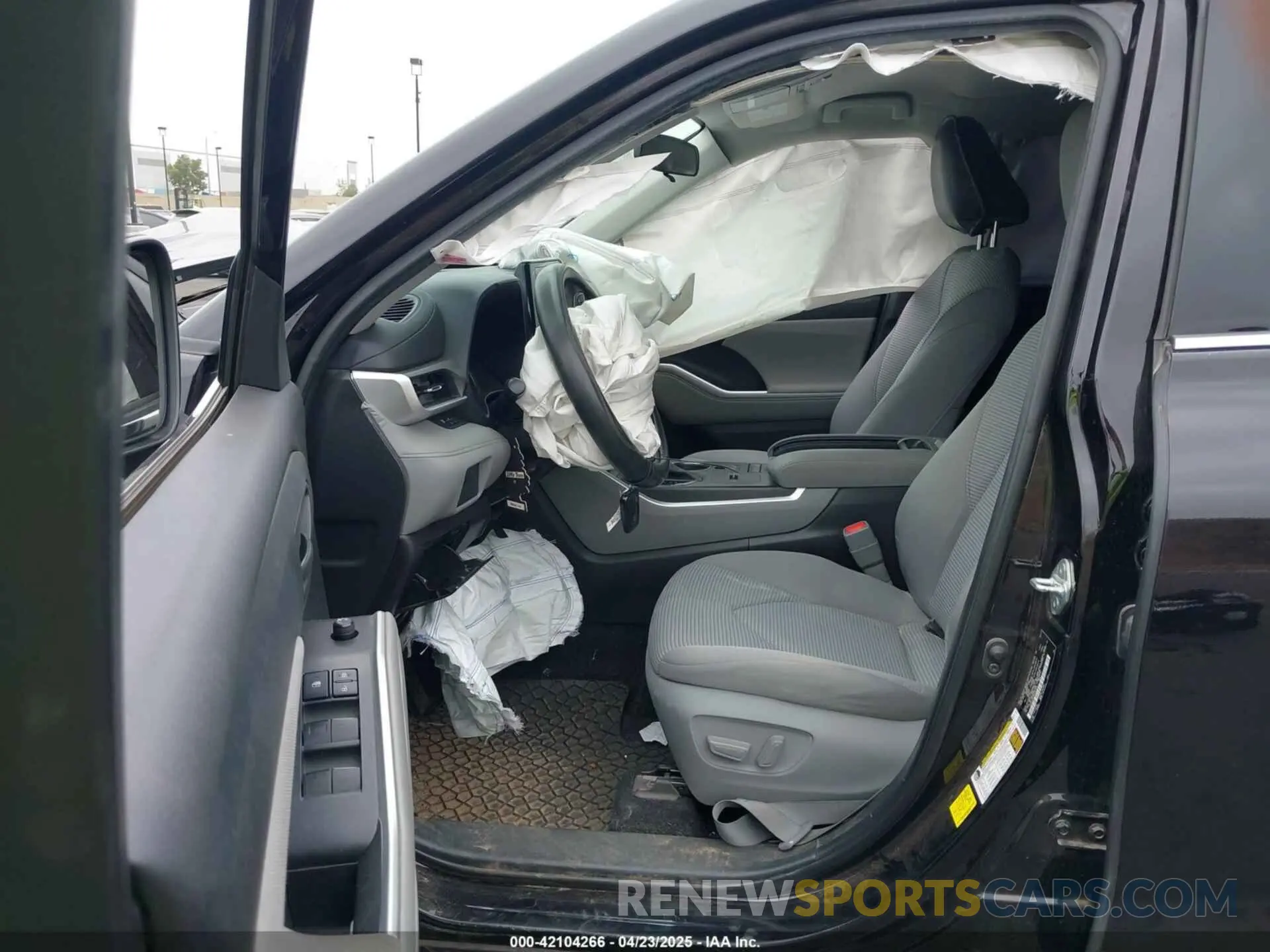 5 Photograph of a damaged car 5TDCZRAH1MS085834 TOYOTA HIGHLANDER 2021