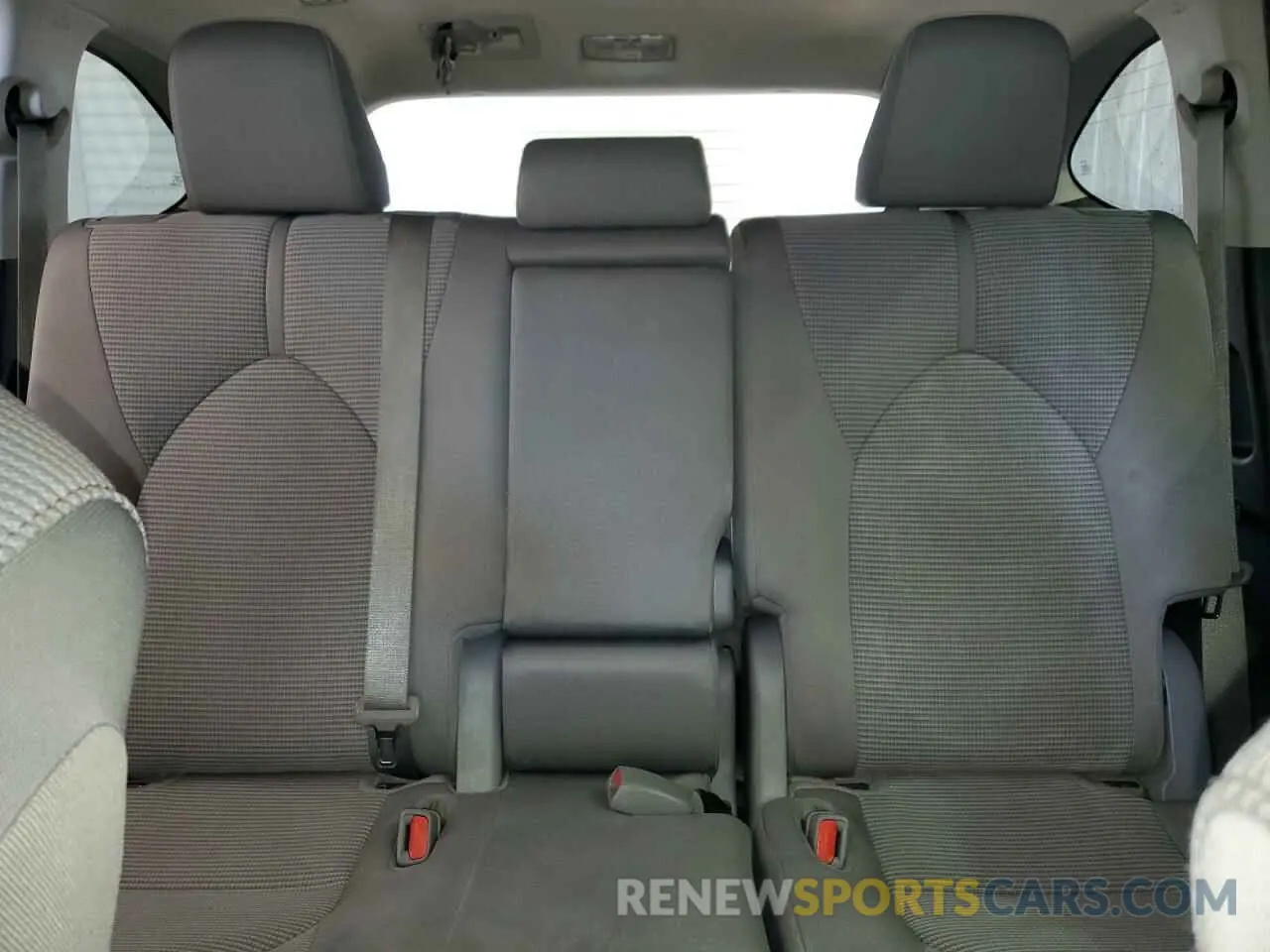 10 Photograph of a damaged car 5TDCZRAH3MS531241 TOYOTA HIGHLANDER 2021
