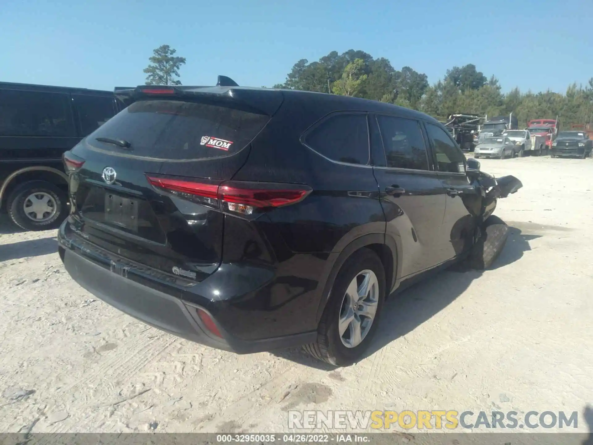 4 Photograph of a damaged car 5TDCZRAH4MS031427 TOYOTA HIGHLANDER 2021