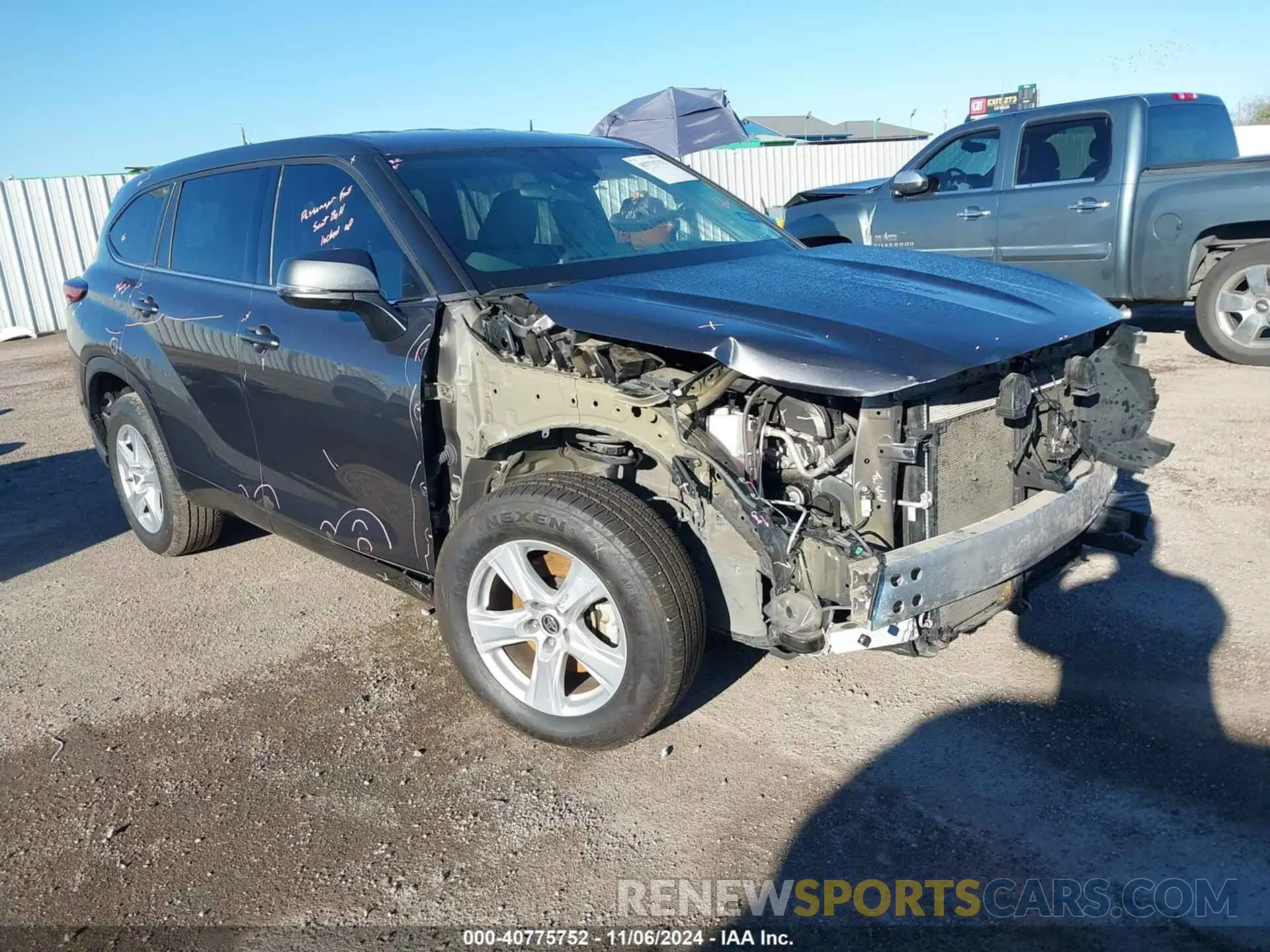 1 Photograph of a damaged car 5TDCZRAH5MS044879 TOYOTA HIGHLANDER 2021