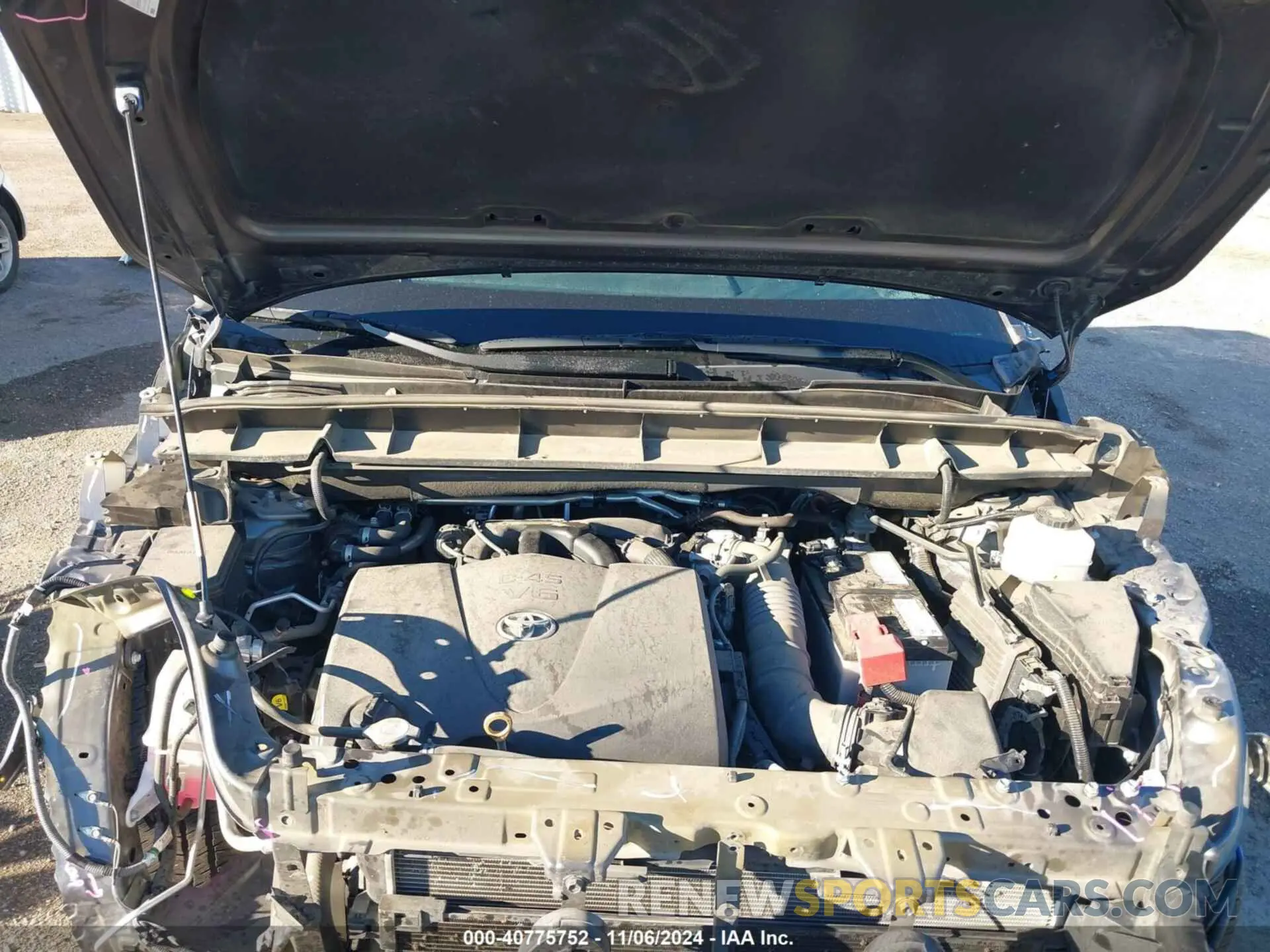 10 Photograph of a damaged car 5TDCZRAH5MS044879 TOYOTA HIGHLANDER 2021