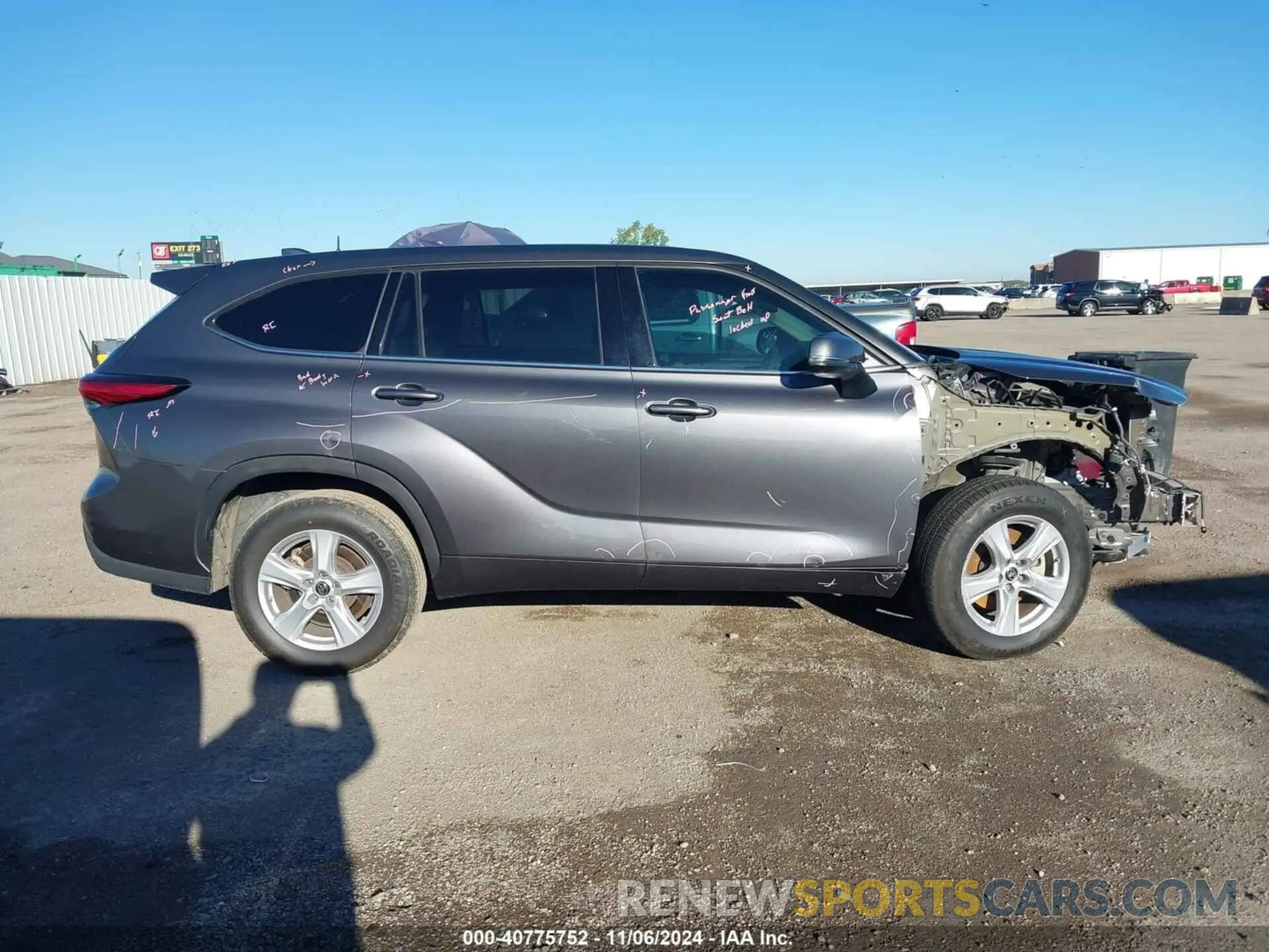14 Photograph of a damaged car 5TDCZRAH5MS044879 TOYOTA HIGHLANDER 2021